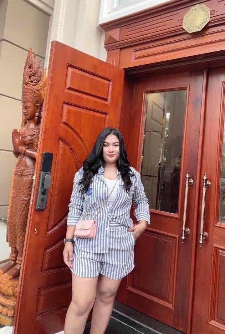 ឈុតខោខ្លីអាវ