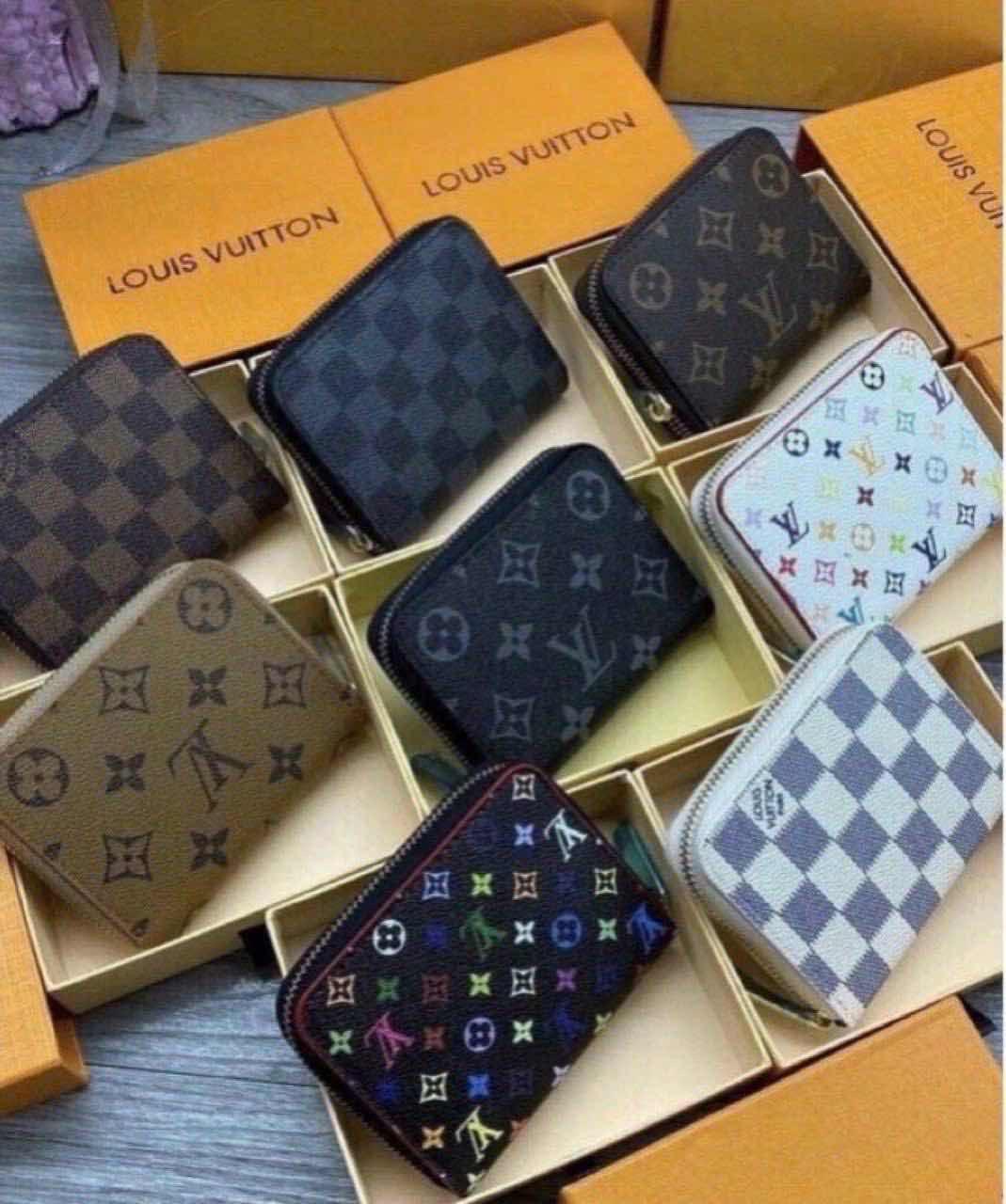 LV ការបូបដៃ
