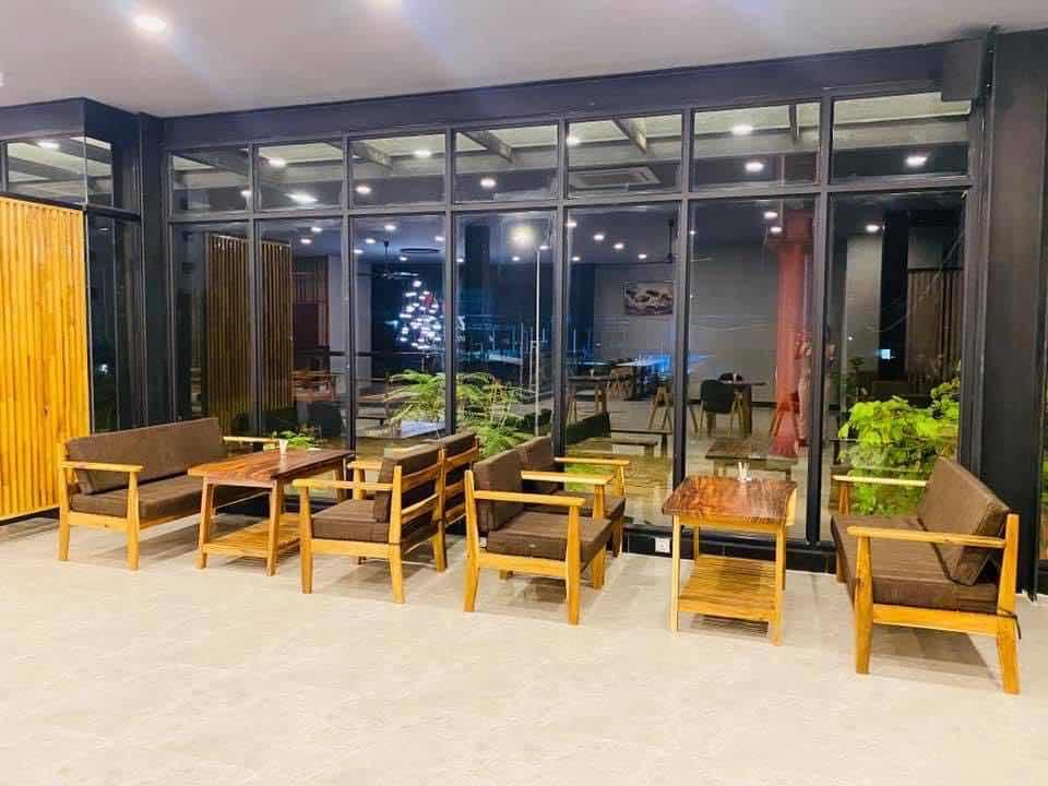 ឈុតសាឡុង​ ឈេីអំពិលបារាំង