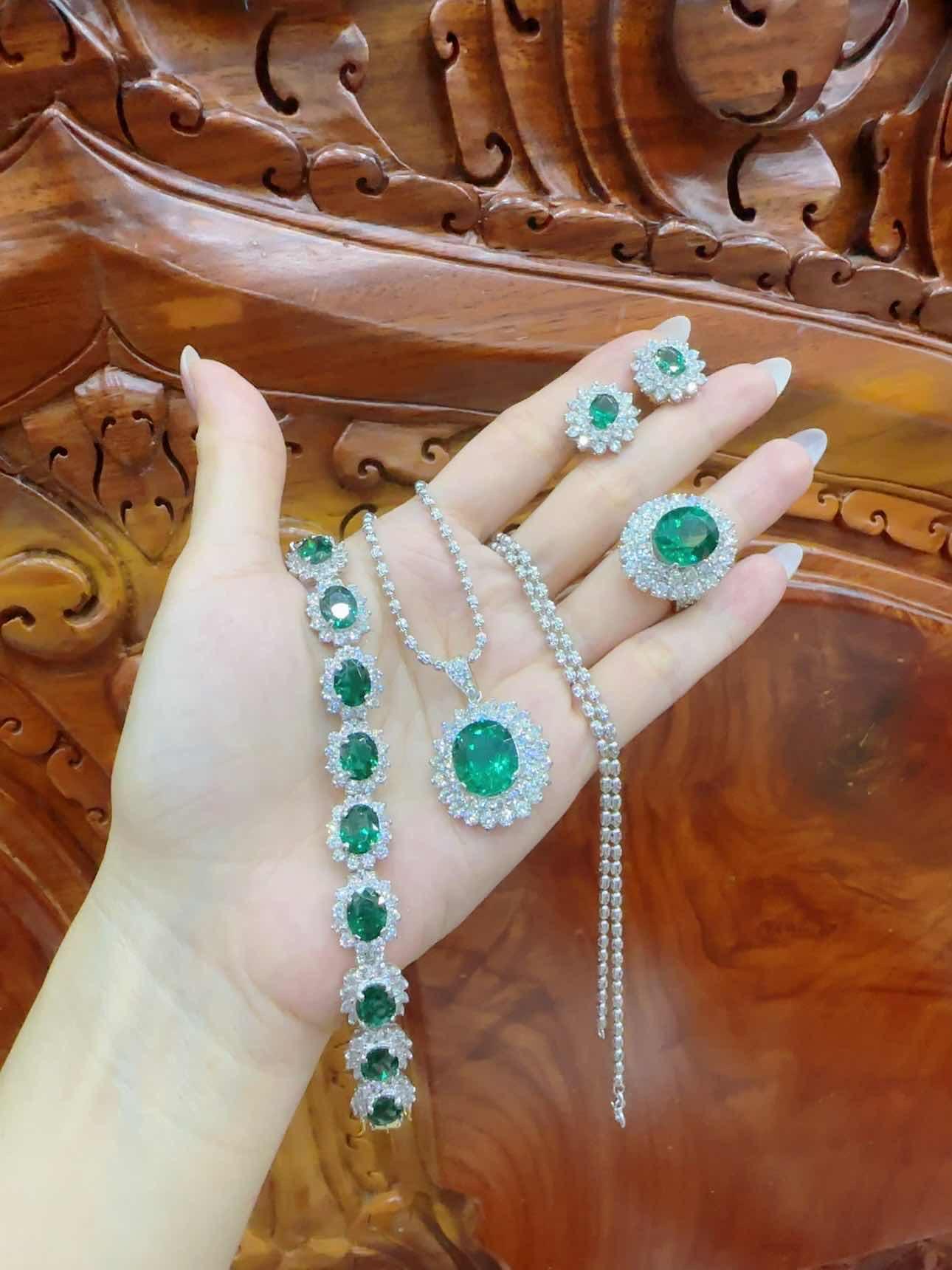 ឈុតពណ៌