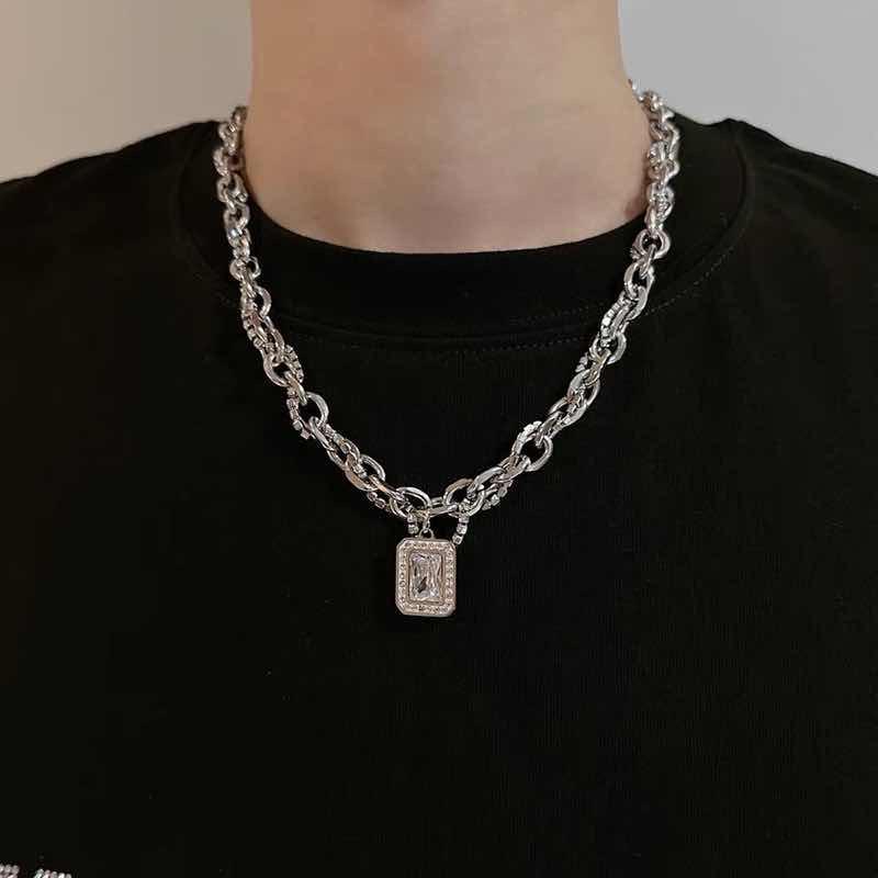 Necklace 32