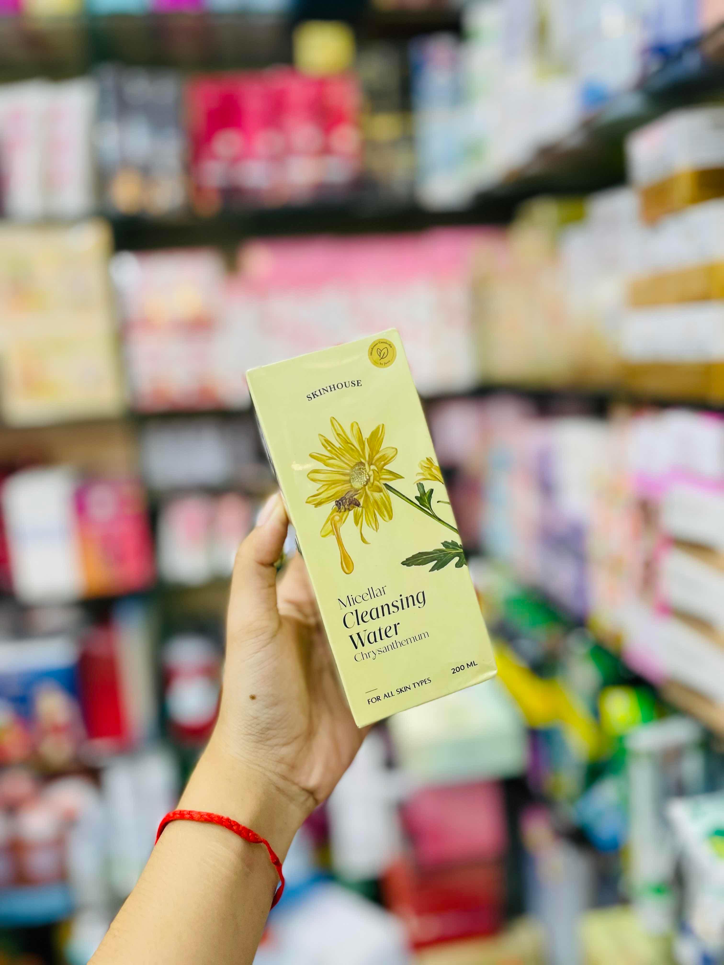 ទឹកជូត Skin house