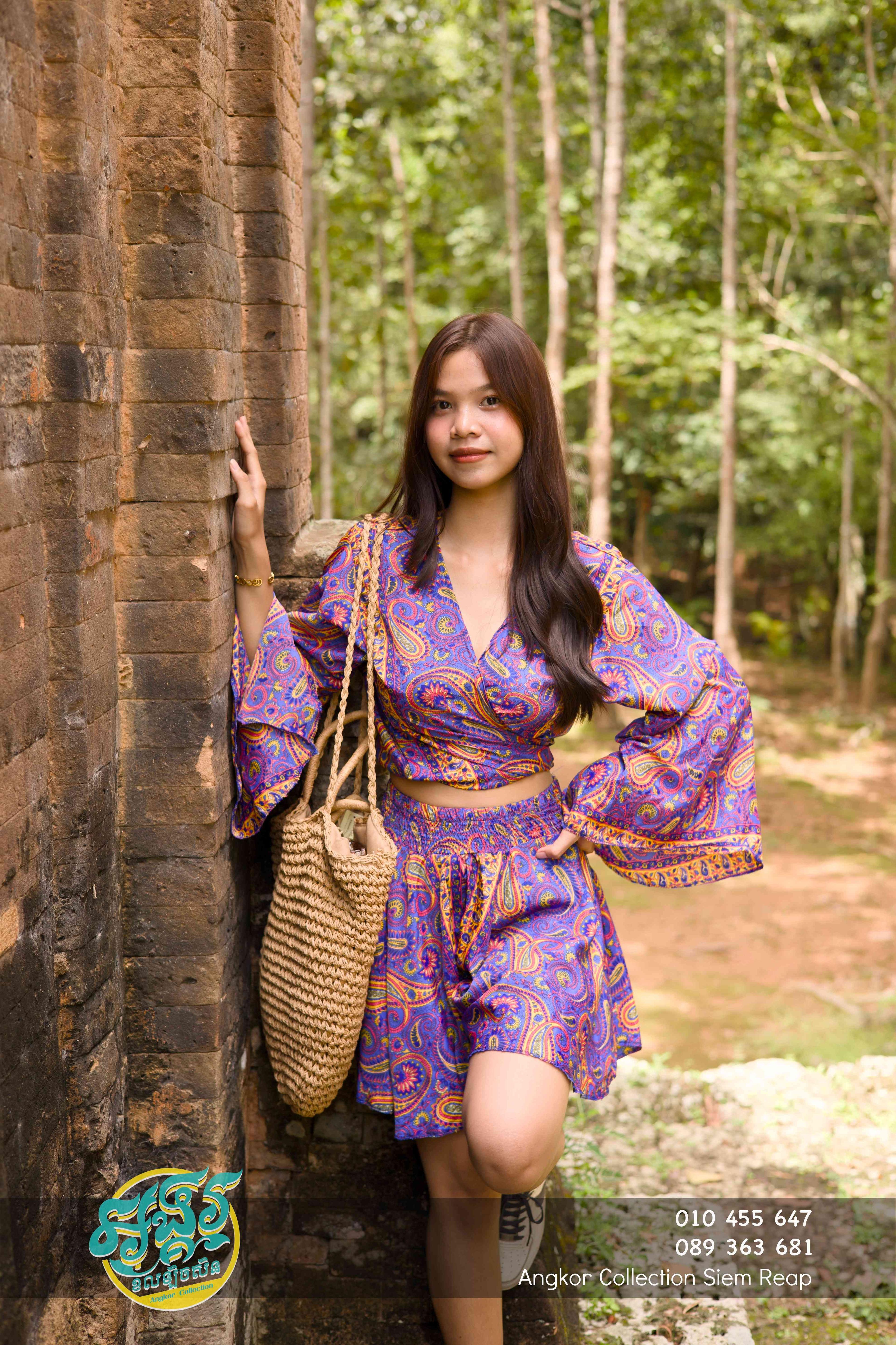 ឈុត សំពត់ខ្លី