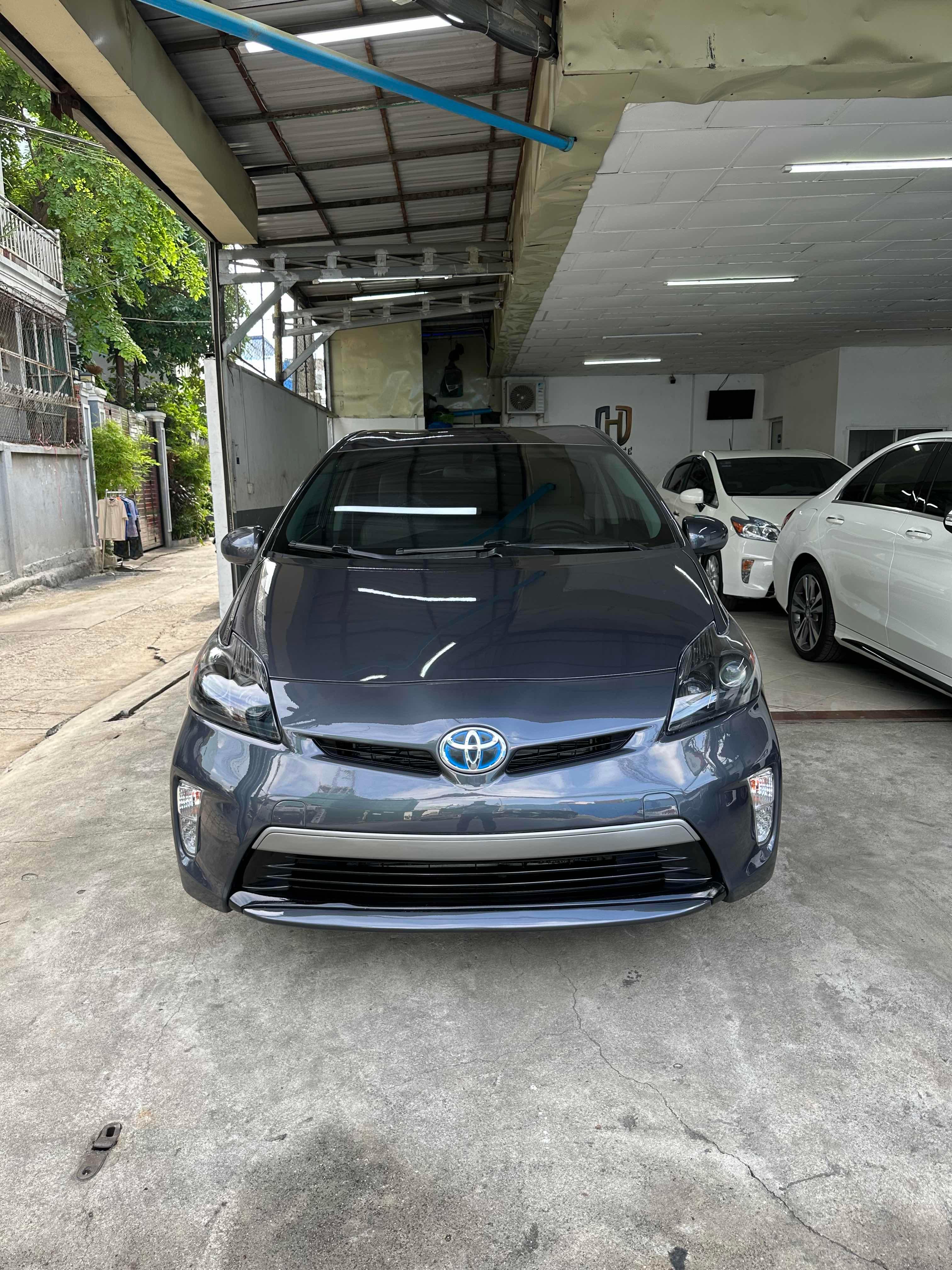 2014 Plug-In Hybrid | Toyota Prius