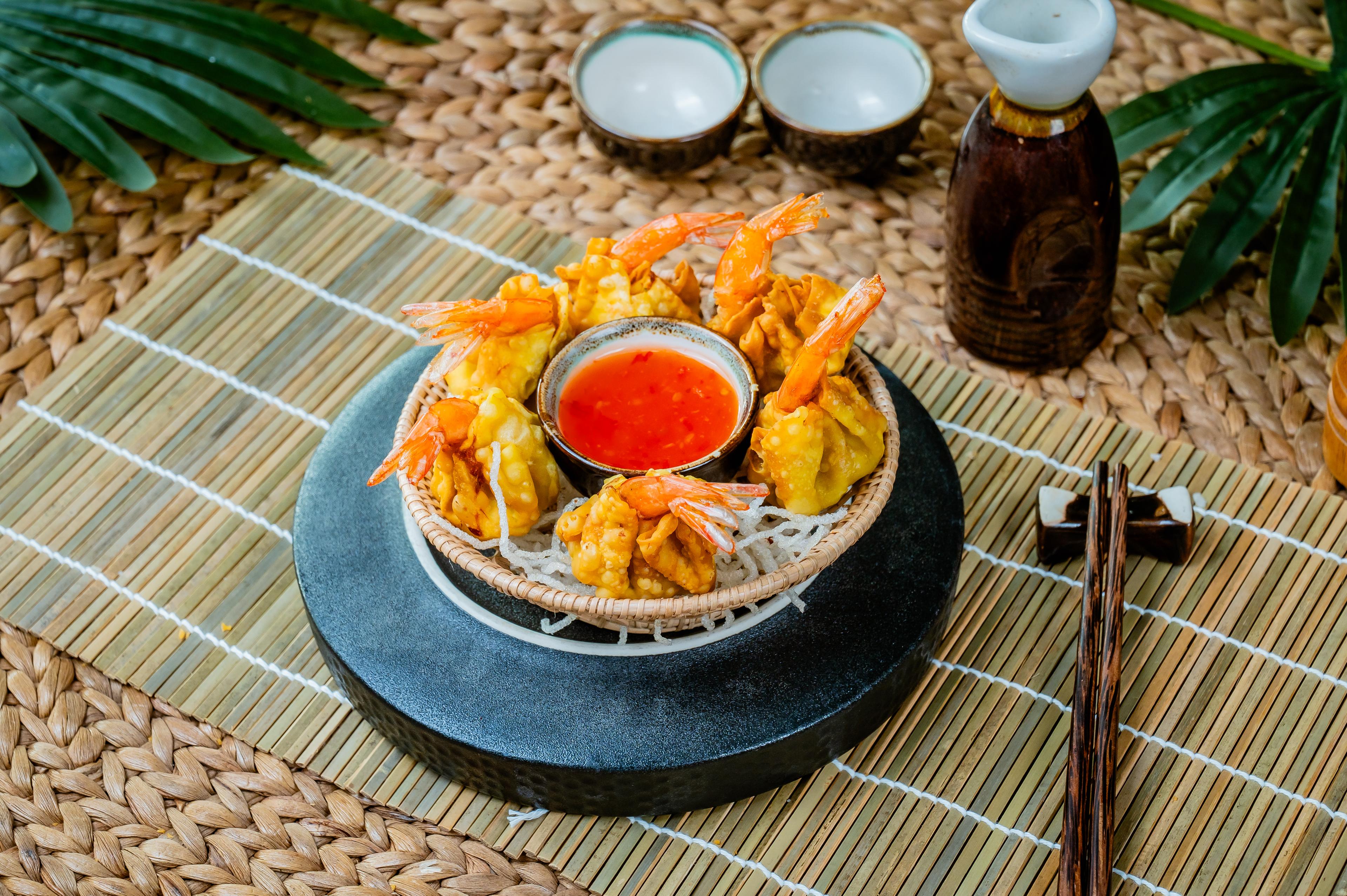 គៀវបង្គាបំពង Deep fried shrimp wonton 炸虾馄饨