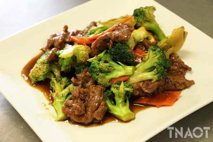 ឆាផ្កាខាត់ណាសាច់គោ