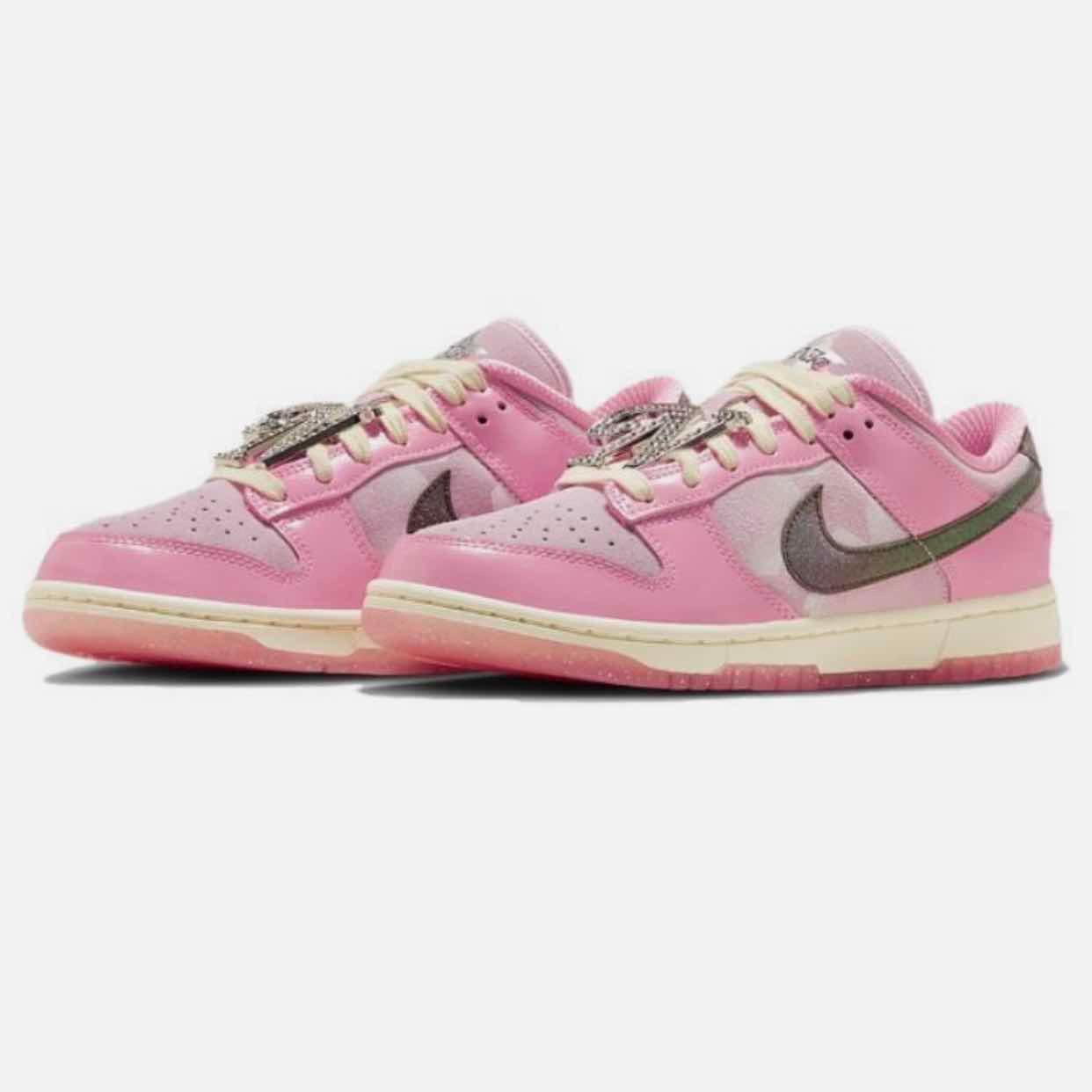 Nike Dunk Low x Barbie