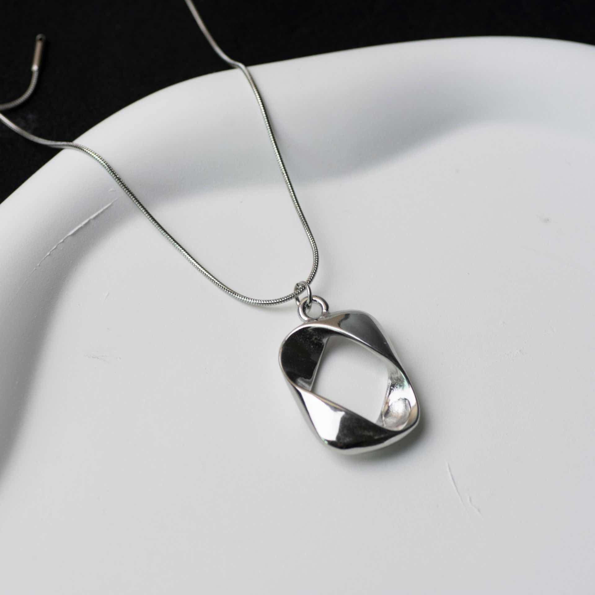 Necklace 90