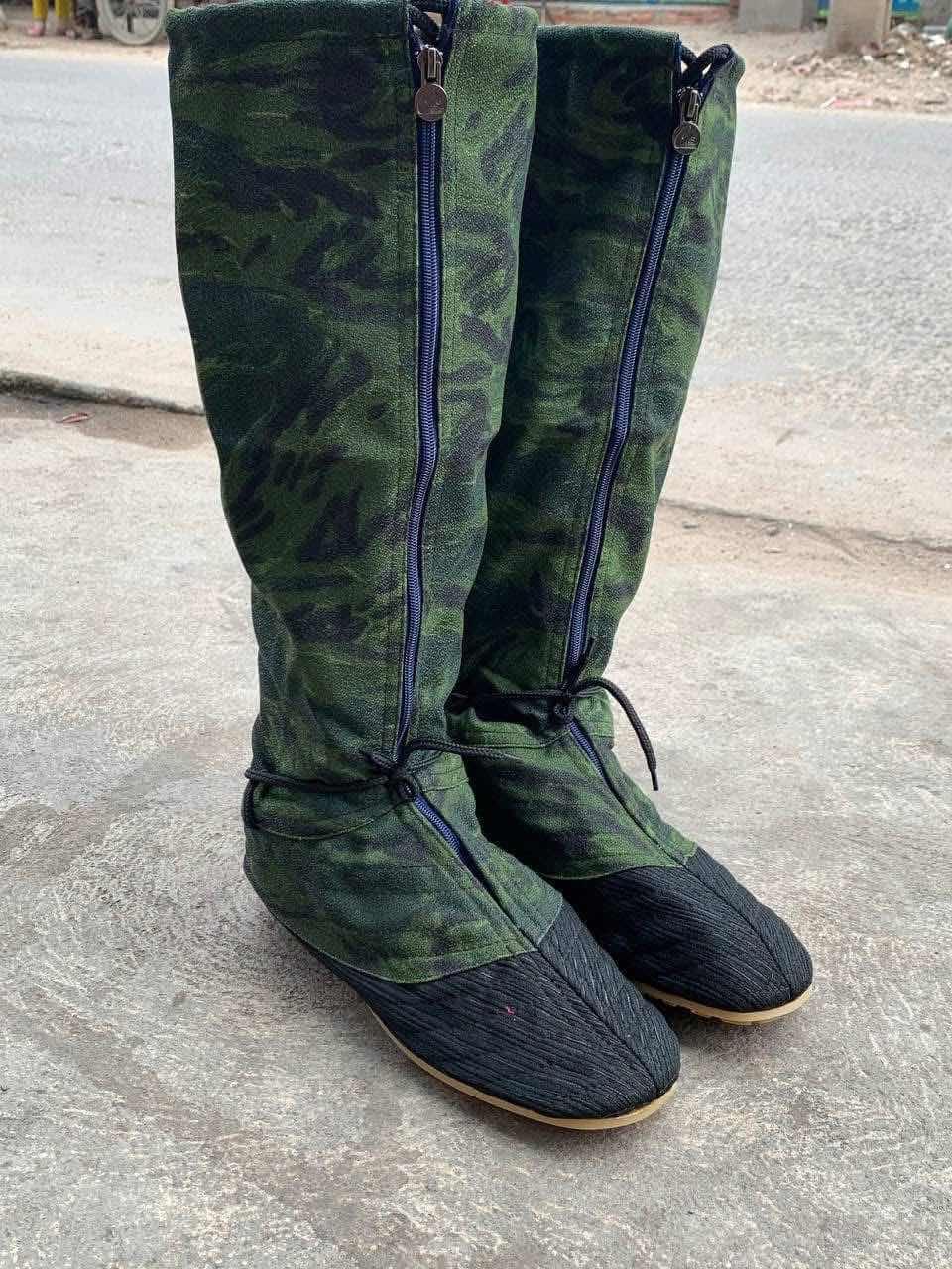 ស្បែកជើងចុះទឹក
