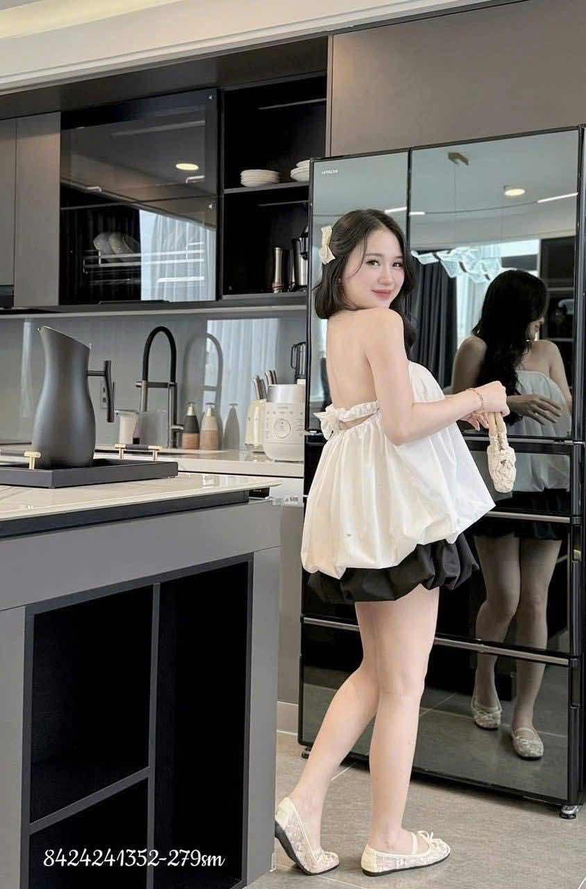 ឈុតអាវចងពុងបូក្រោយ