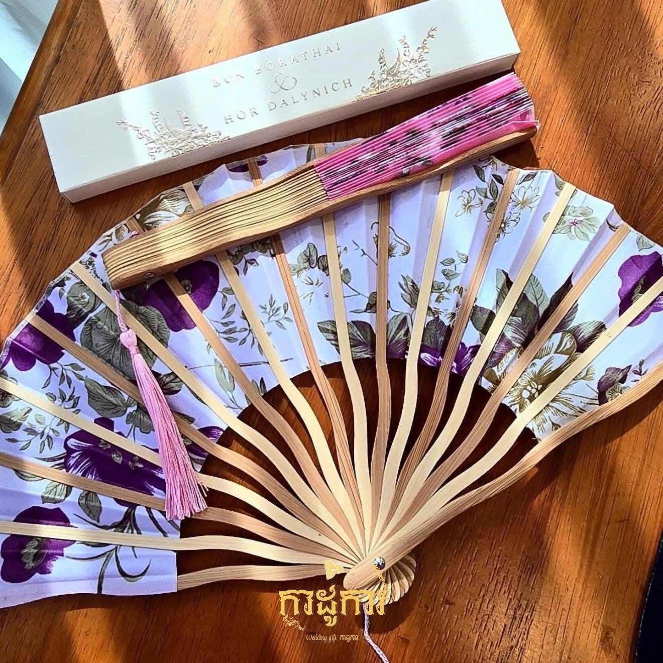 កាដូផ្លិត​ customize box