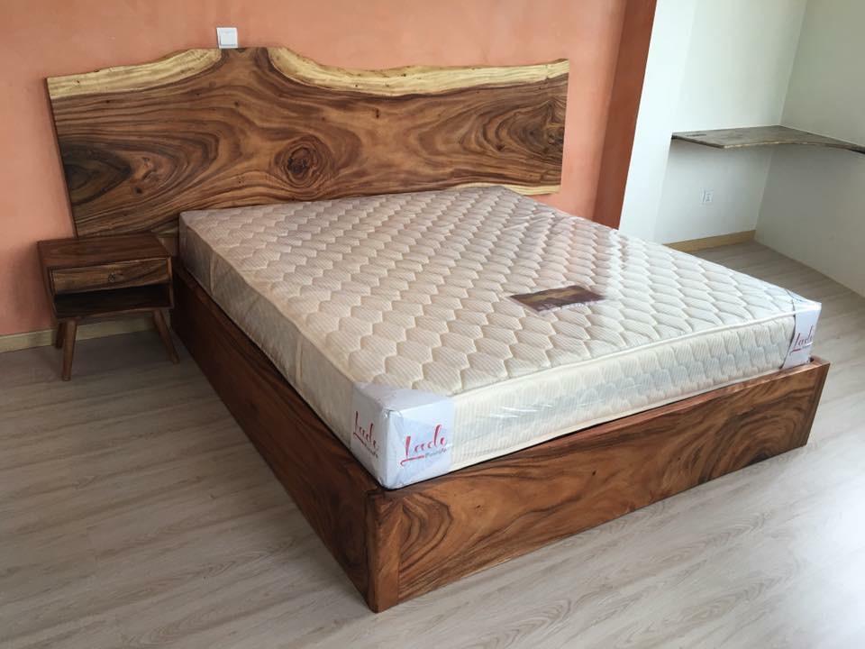 គ្រែឈើអំពិលបារាំង