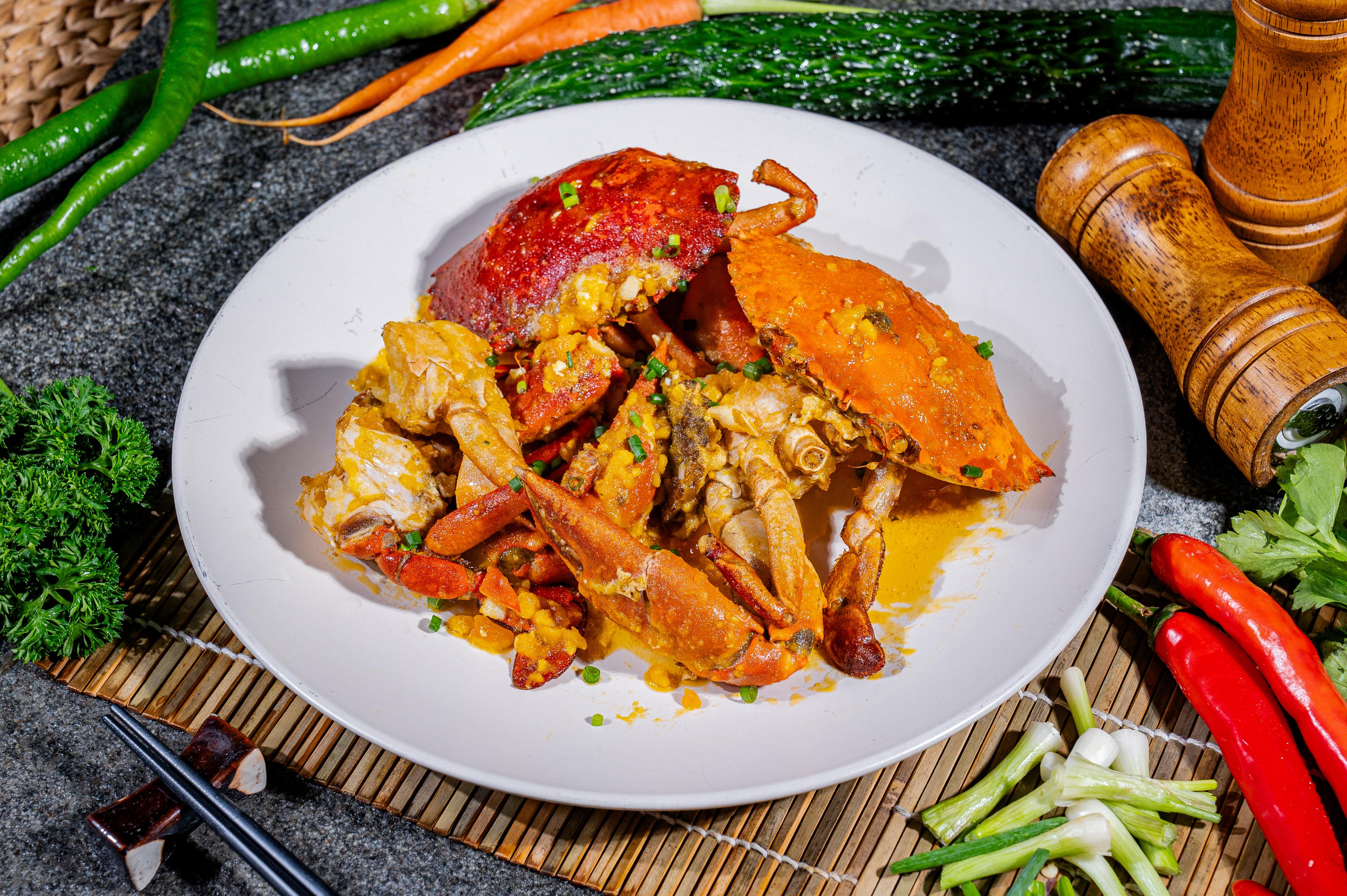 ក្តាមថ្មឆាពងទាប្រៃ Stir fried mud crab with salty egg 咸蛋蟹