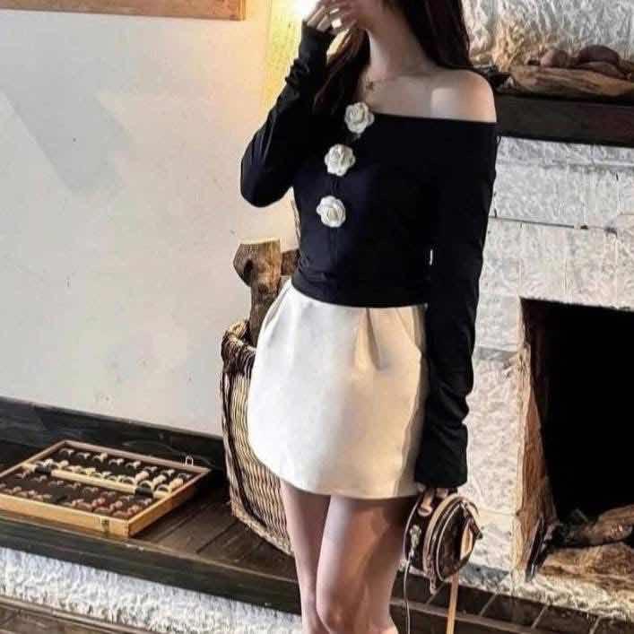 អាវសំយ៉េសខ្មៅមានផ្កា3