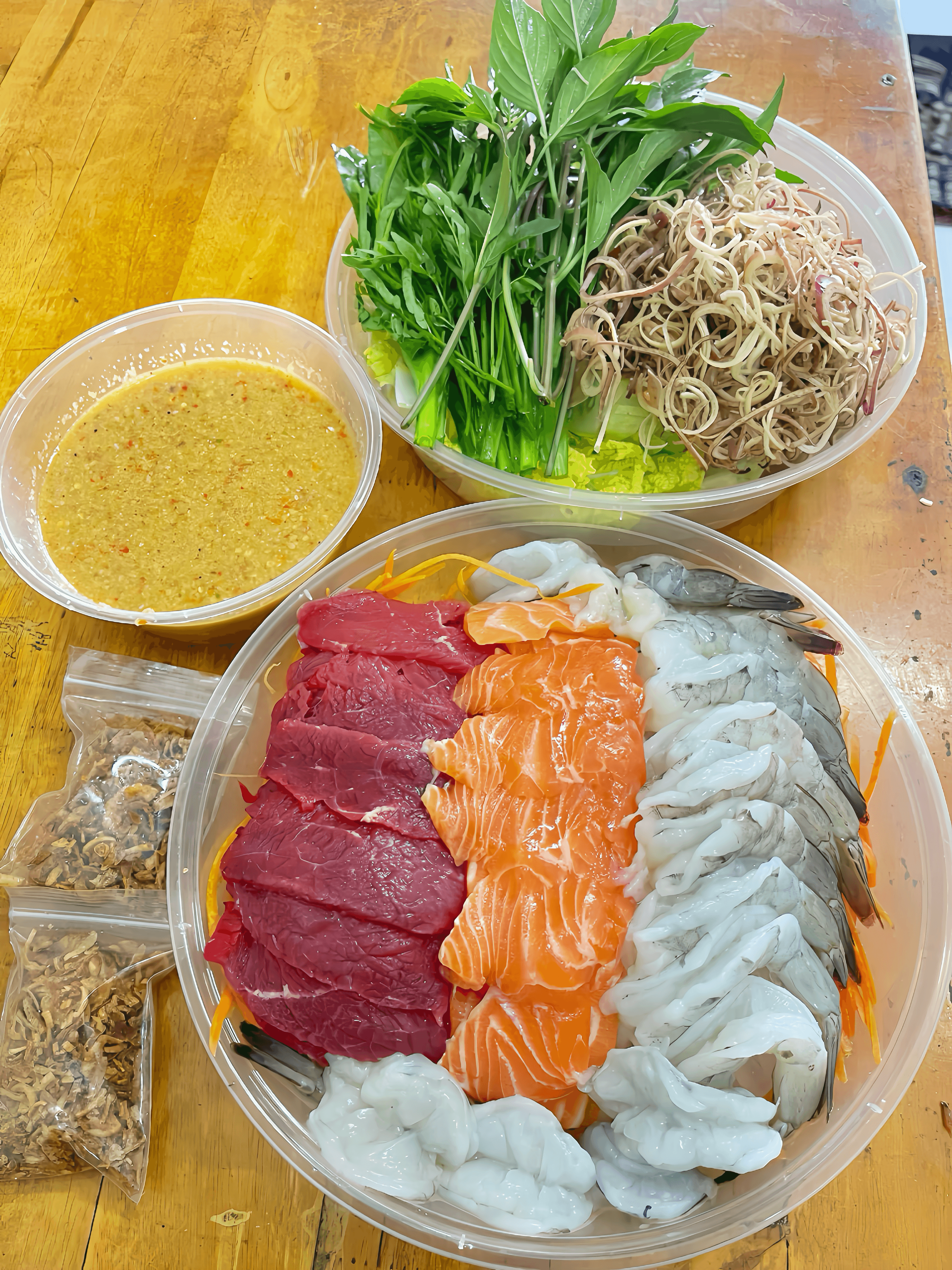 ឈុត 3មុខ ( សាច់គោ សាលម៉ុន បង្គា ញៀន )