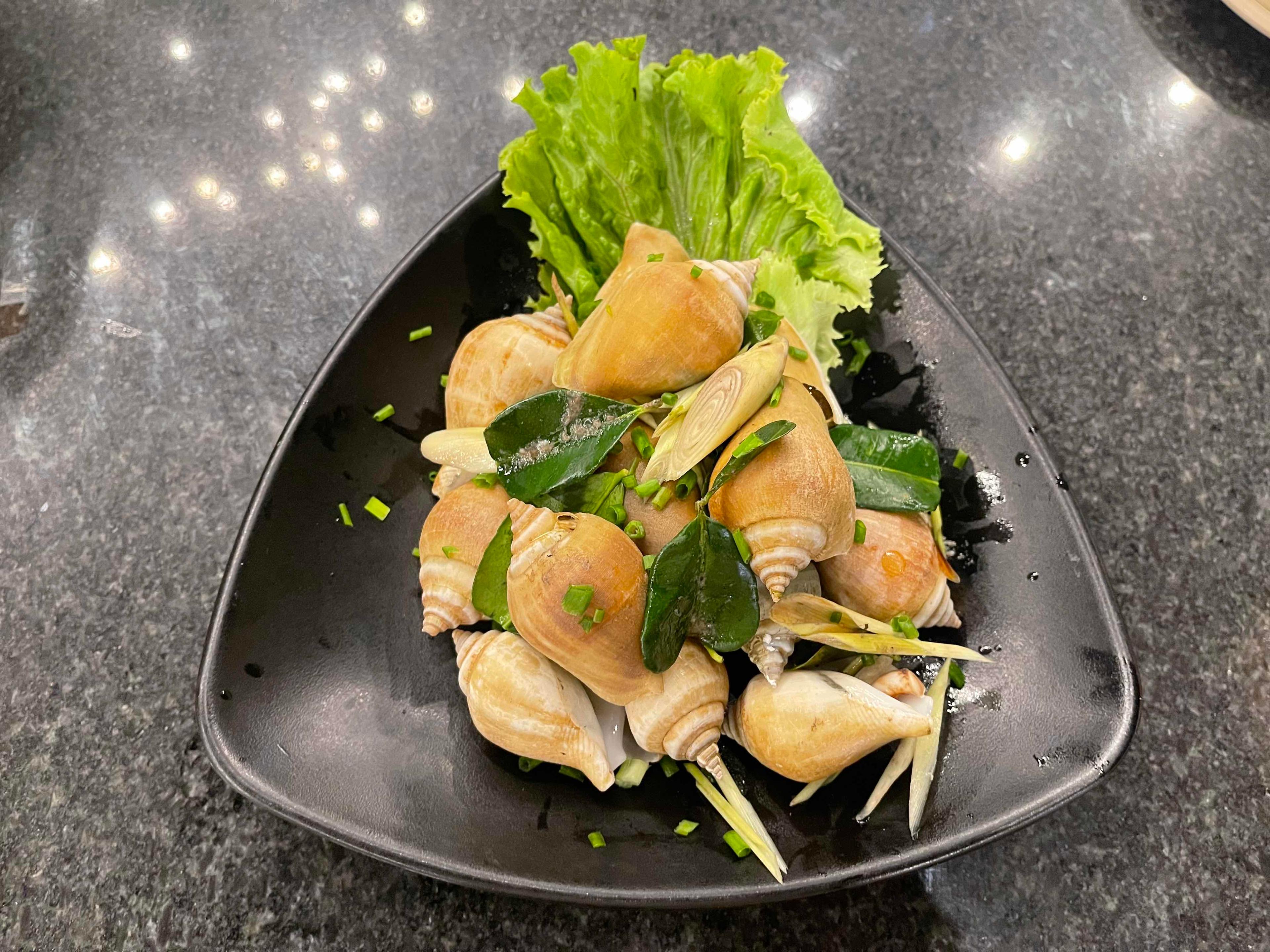 ខ្យងជើងមួយស្ងោរ