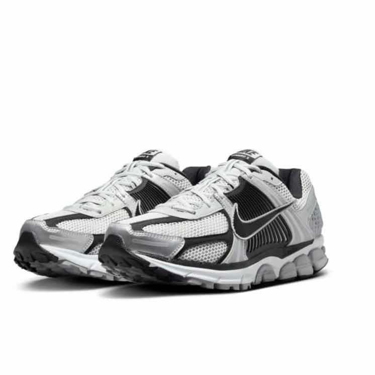 Nike vomero5 metallic siliver