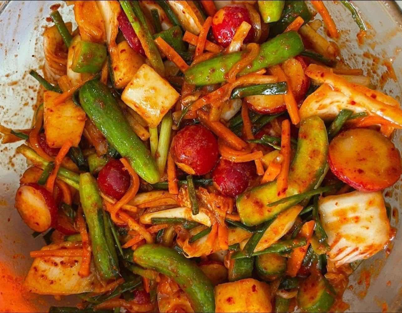 Kimchi ចំរុះ (1kg)