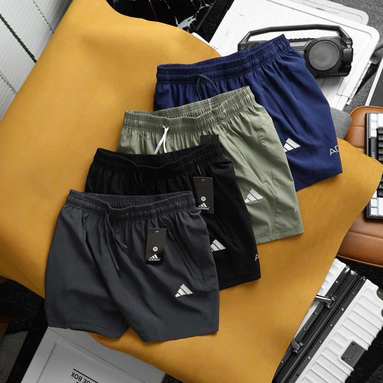 ខោខ្លី​ពាក់កណ្ដាលភ្លៅ​ Adidas 