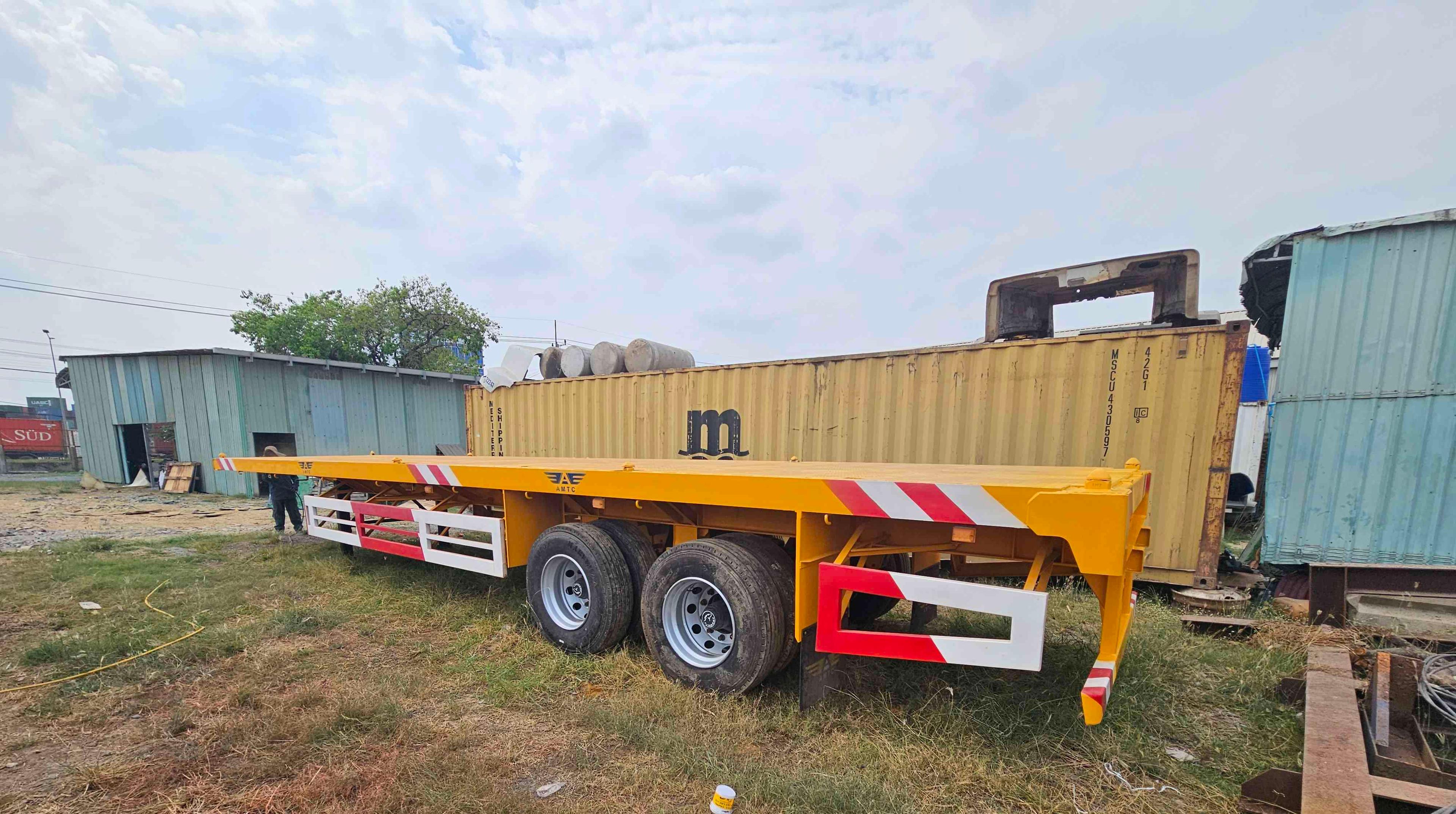 សឺមីរ៉ឺម៉កបាតភ្លៅ២ជួរ Semi Trailer 2axle Flatbed 40ft 