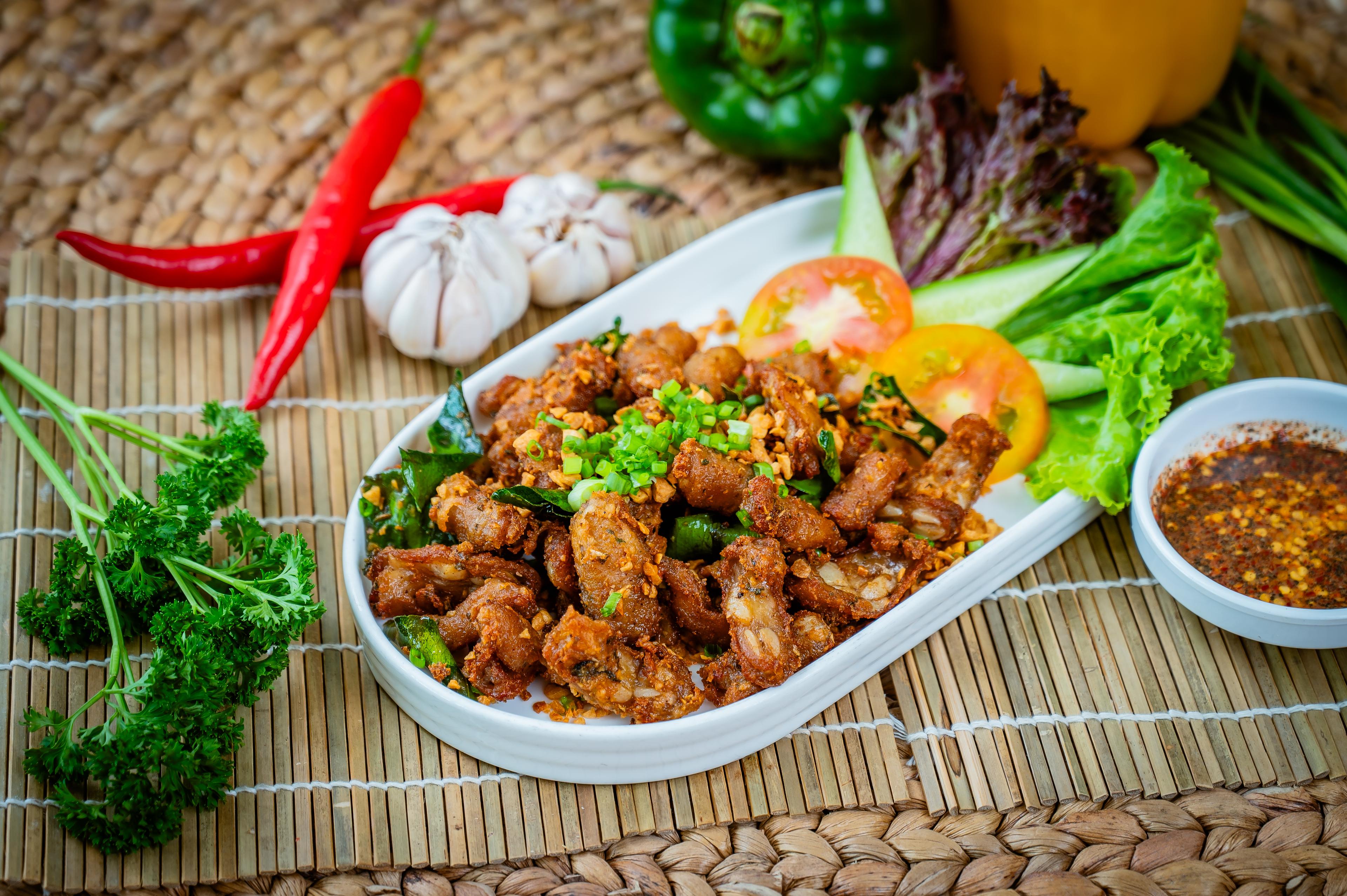 សសៃកែងមាន់បំពងខ្ទឹមស Garlic Fried Chicken Elbow 蒜香炸鸡肘