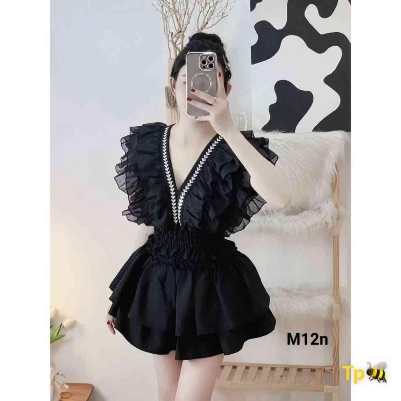 រ៉ូប លើជង្គង់ 