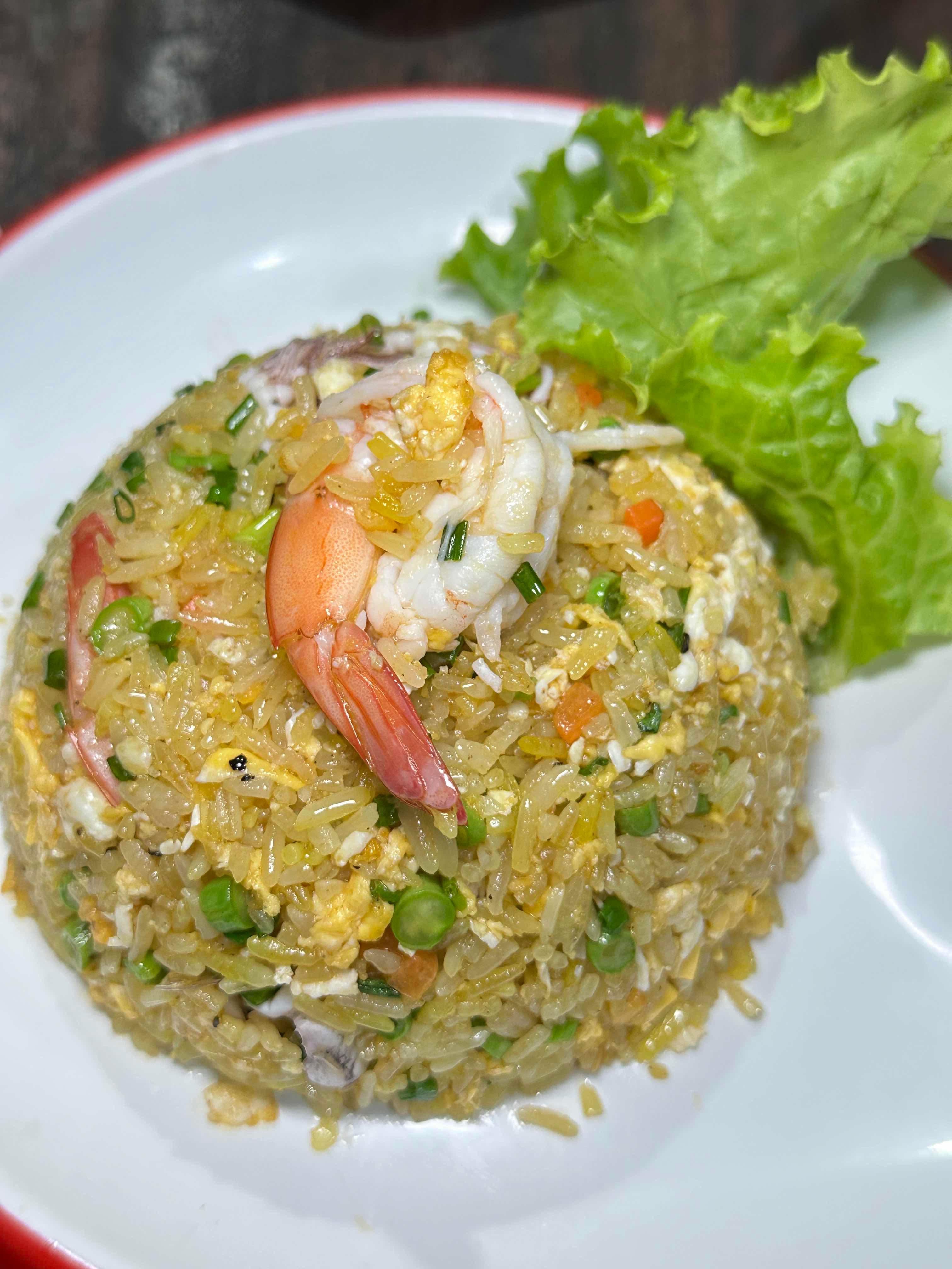 បាយឆាគ្រឿងសមុទ្រ