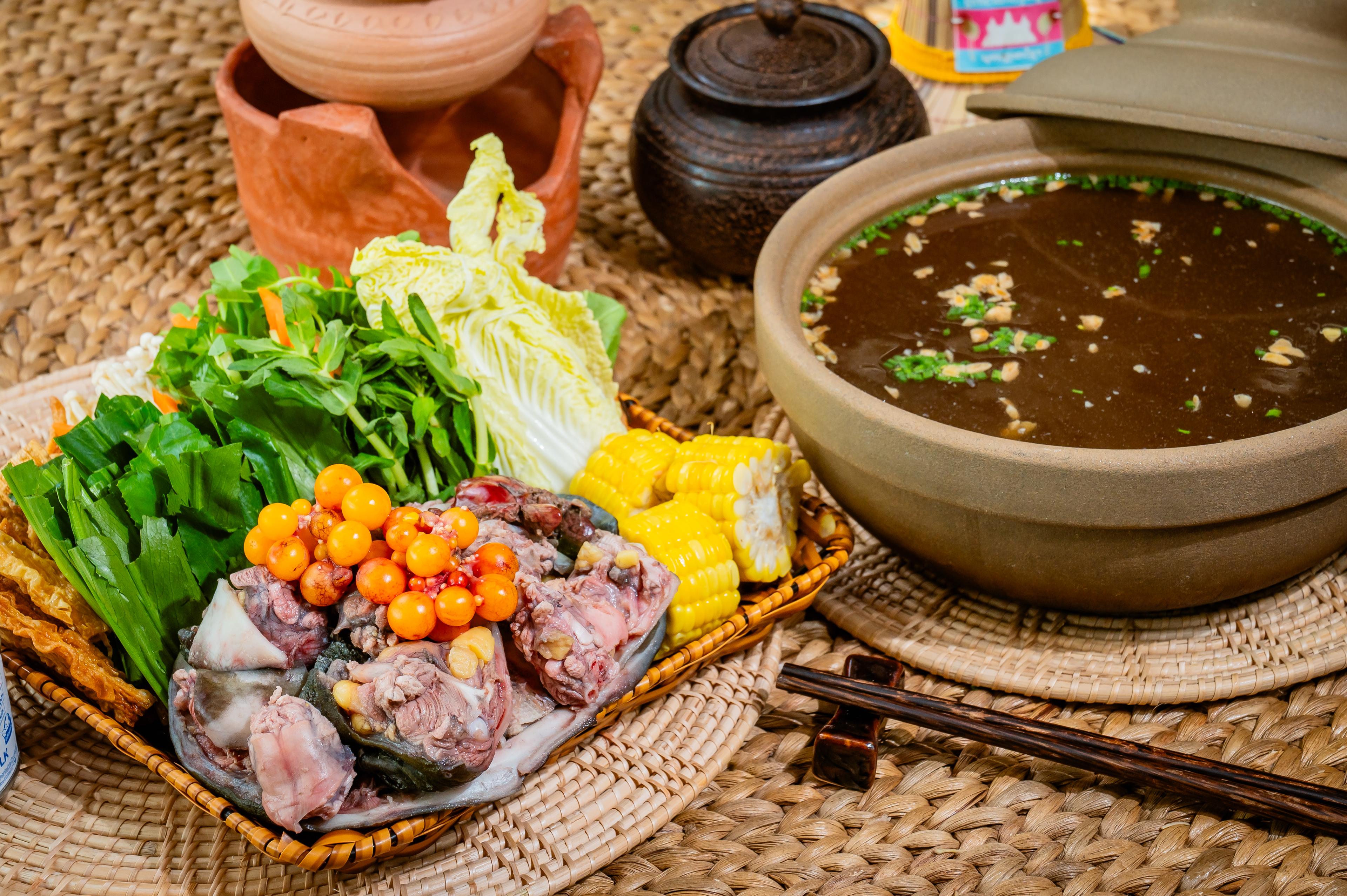 ស៊ុបកន្ធាយ Soft-shell Turtle soup 甲鱼汤