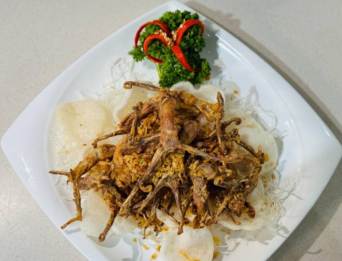 អណ្តាតទេបំពងខ្ទឹមស (Deep Fried Duck Tongue)