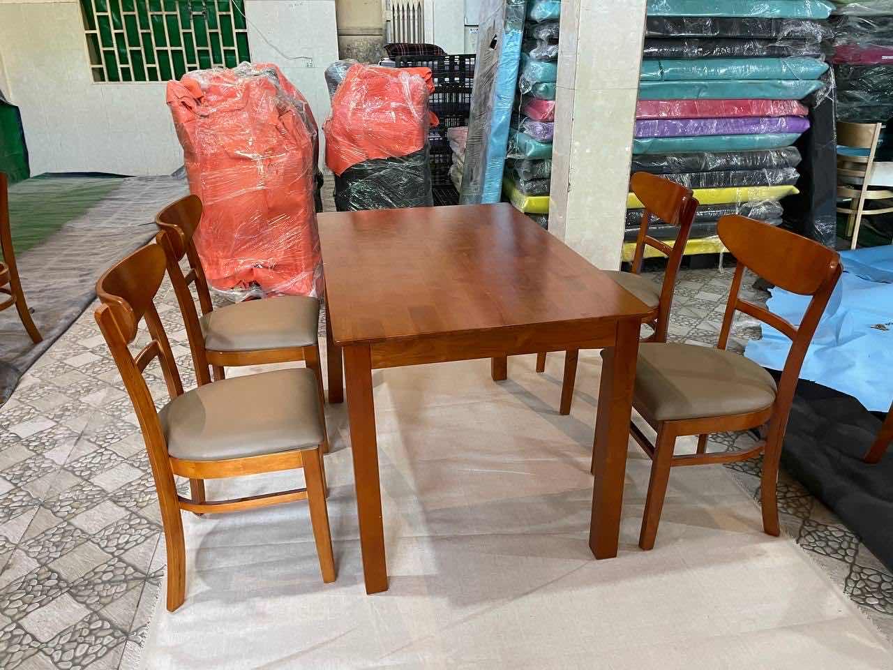 តុឈុតបាយ​ ឈេីកៅស៊ូ