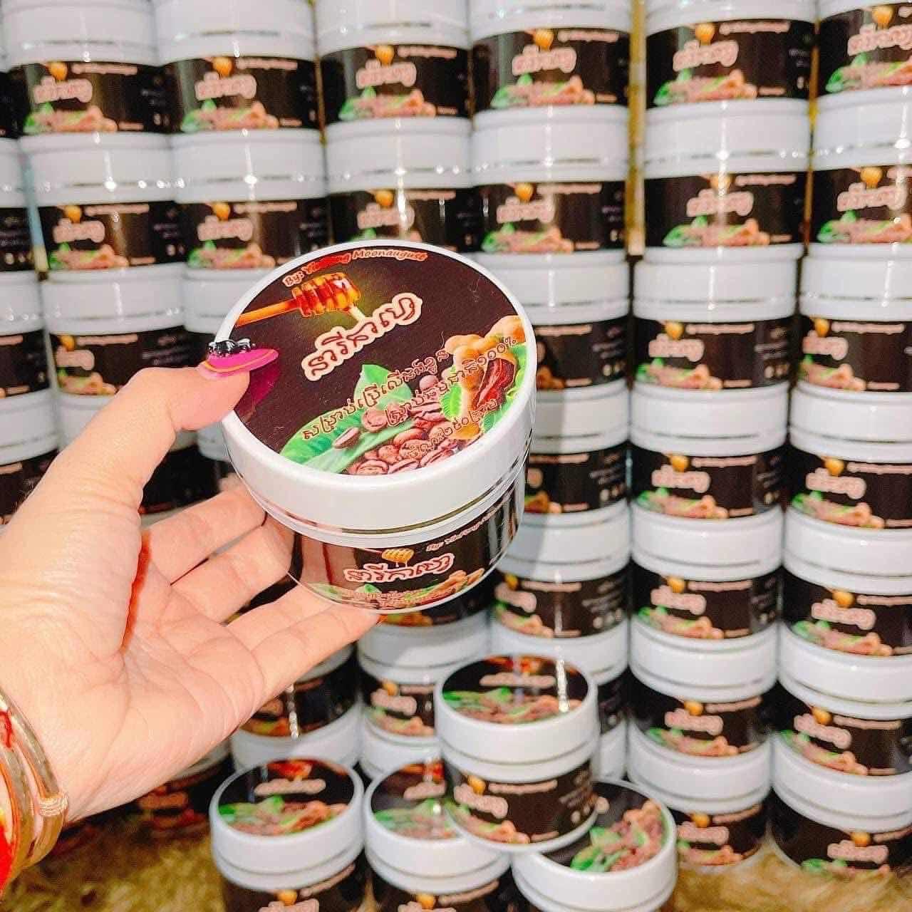 នារីកាហ្វេ ស្រ្កាប់