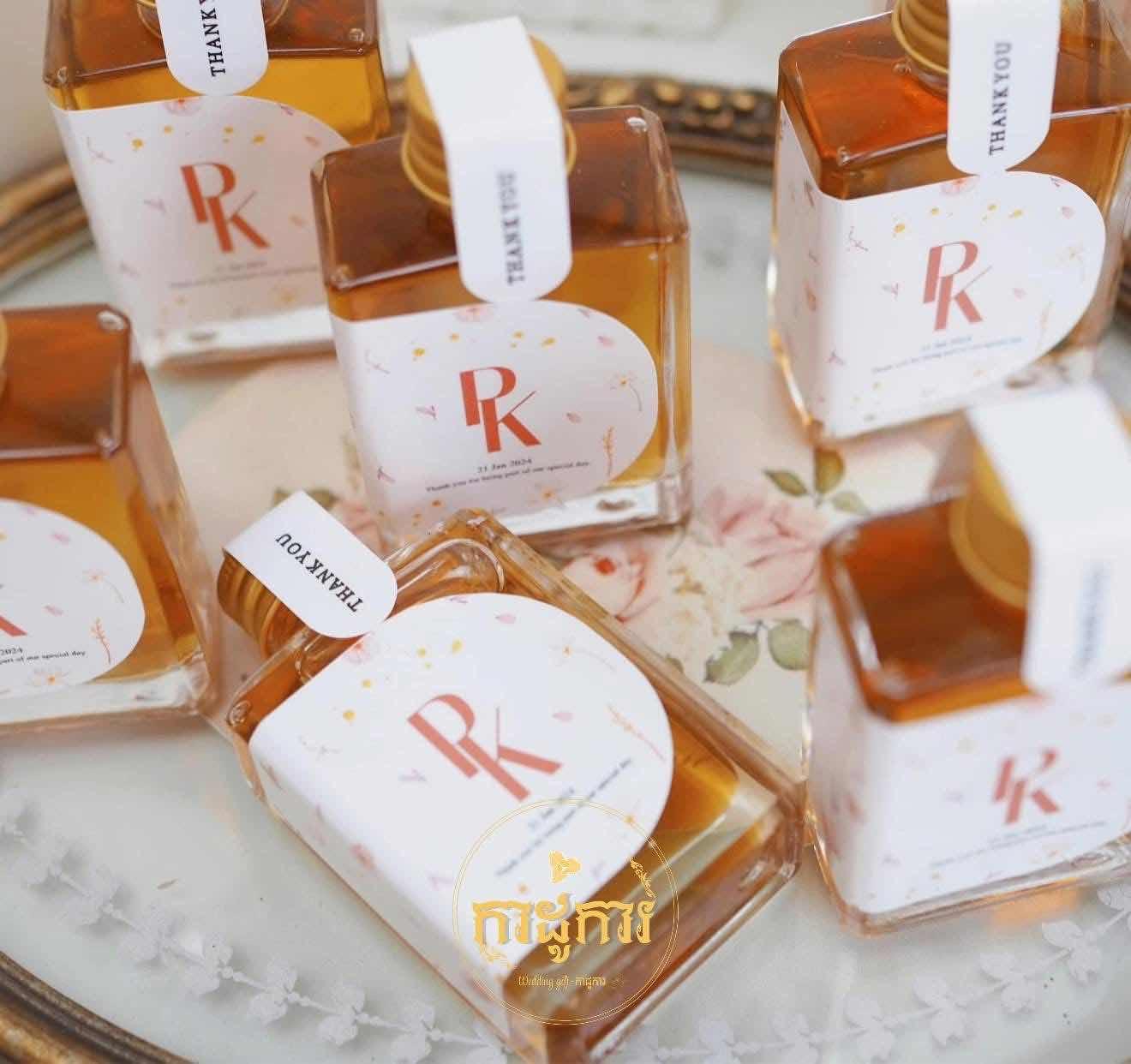កាដូទឹកដបជ្រុង​ ចំណុះ 50ml