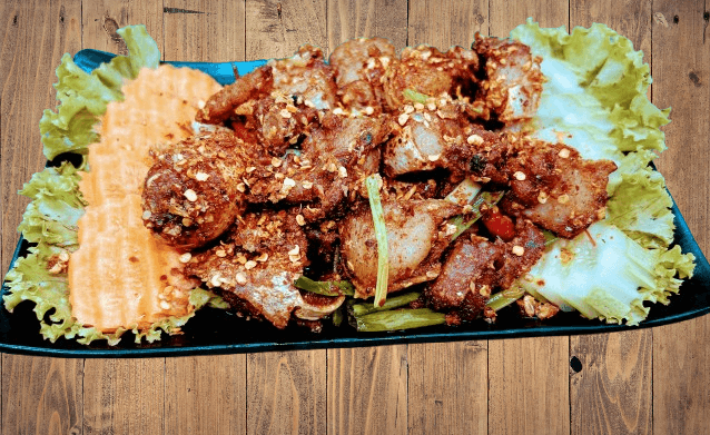 កន្ទុយជ្រូក លីងអំបិលម្ទេស