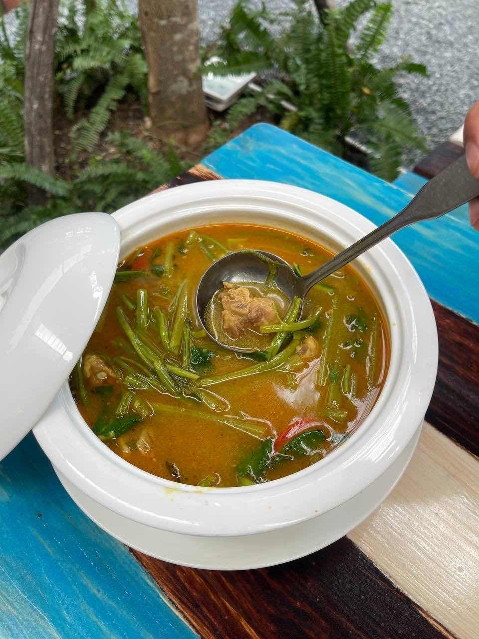 ម្ជូរគ្រឿងសាច់មាន់