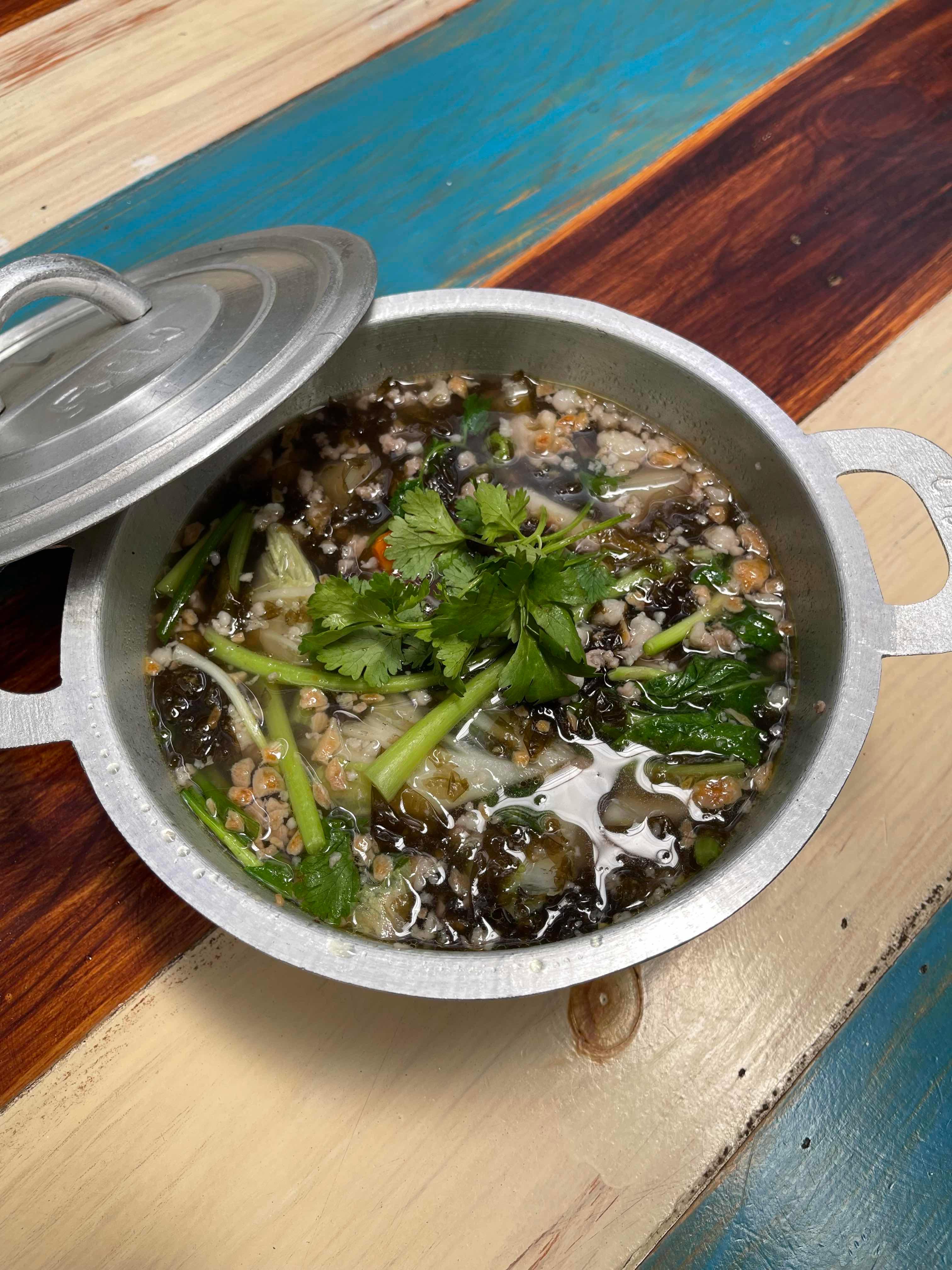 ស្ងោរជីឆាយសាច់ជ្រូក