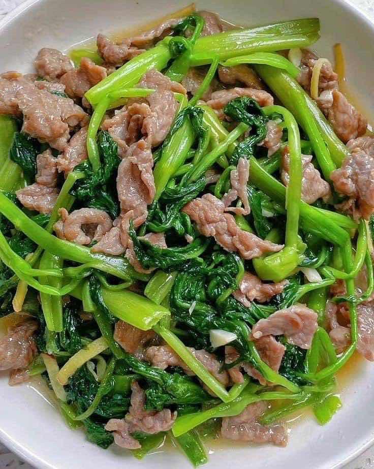 សាច់គោឆាស្ពៃខៀវ 