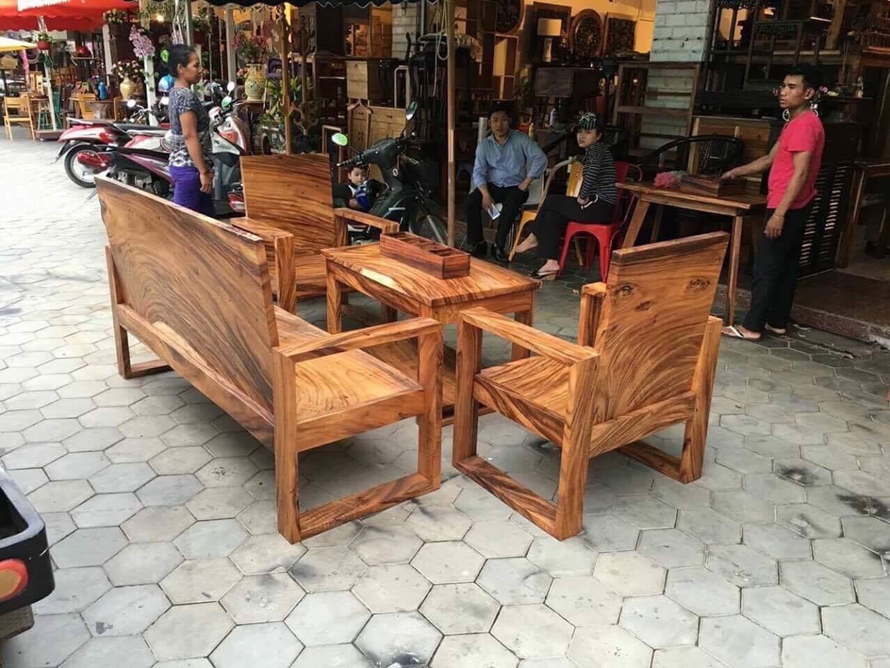 ឈុតសាឡុងឈើអំពិលបារាំងដៃ១តឹក