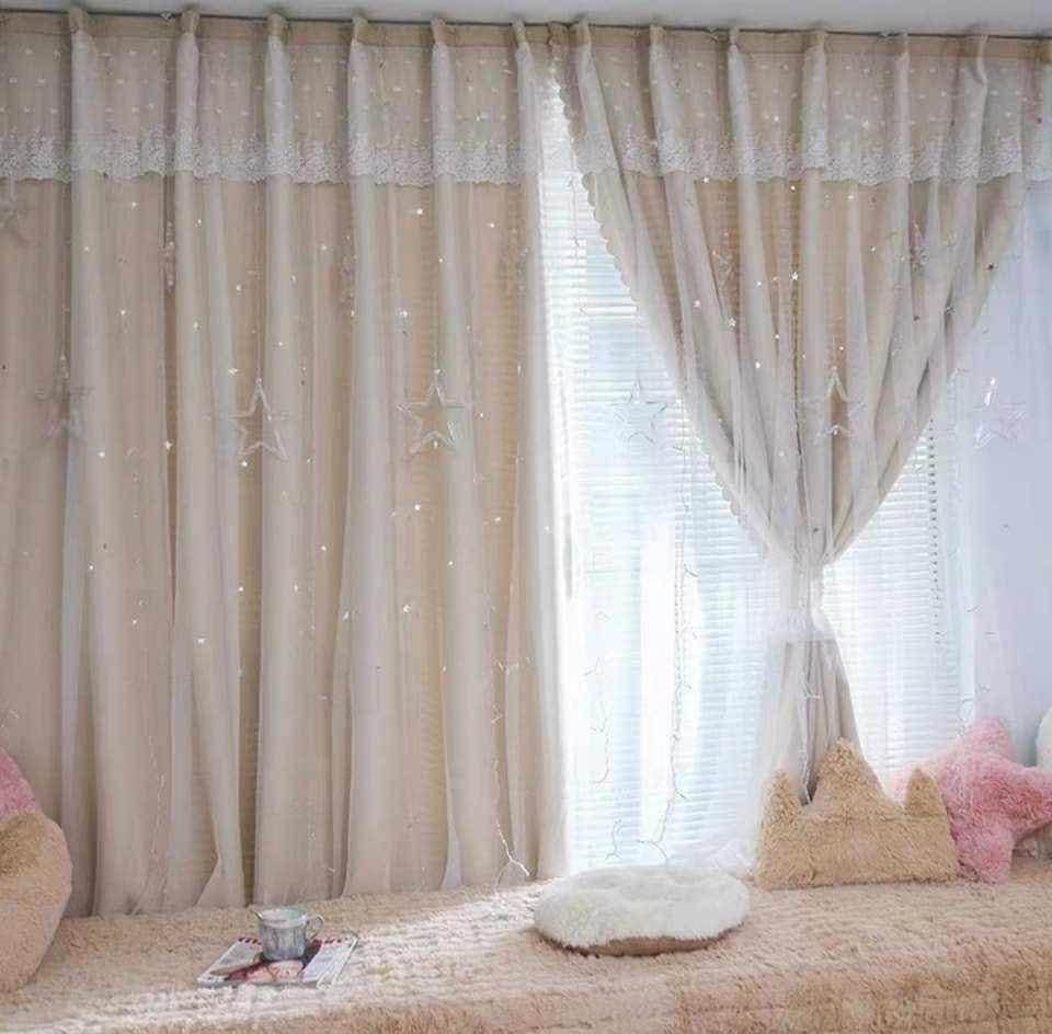 វាំងននផ្កាយបកបិត ស្ករ ឬ កាកអំពៅ មានរំភើយលើ