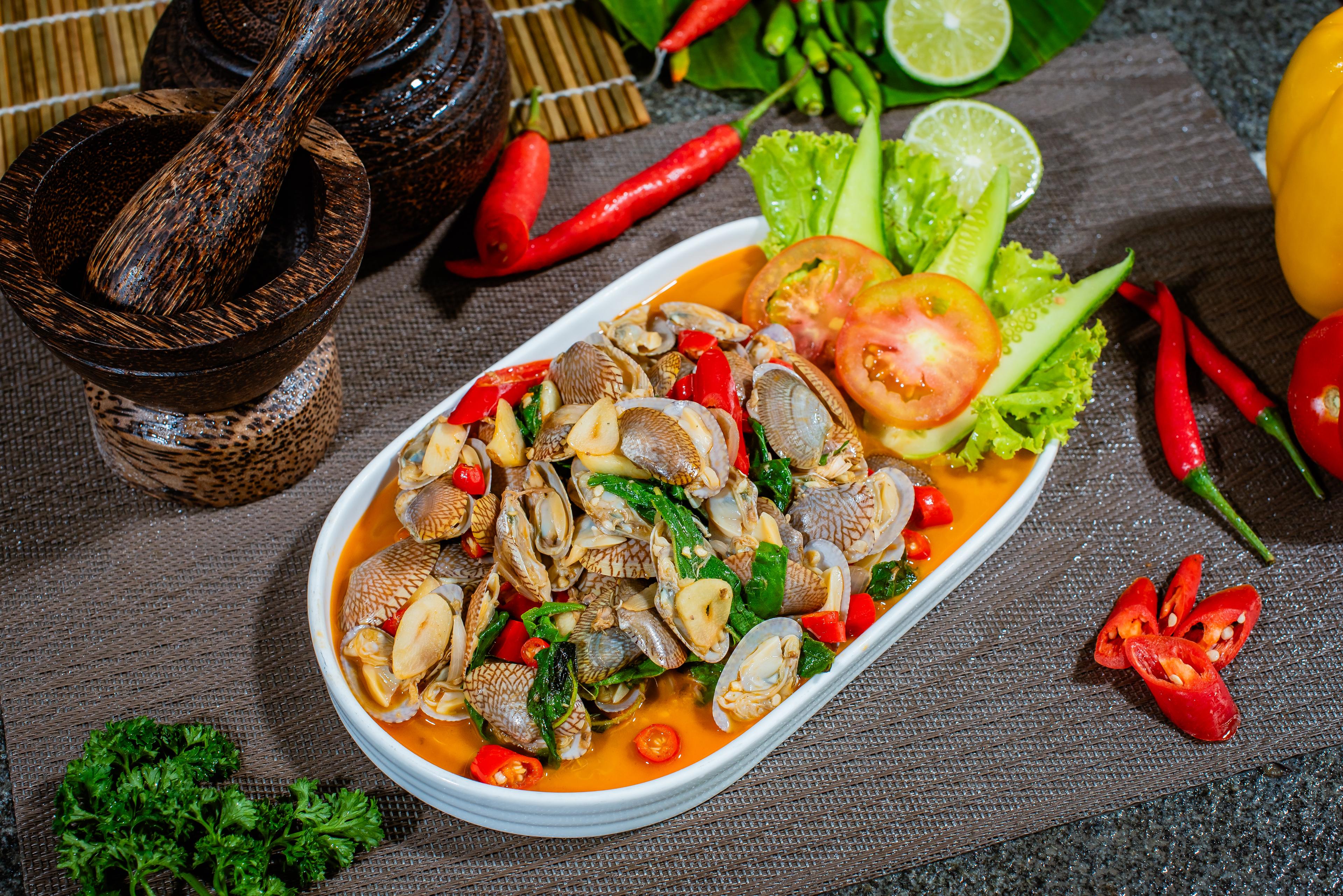 ខ្យងហូលឆាអំពិលទុំ Stir fried white clam with tamarind sauce 罗望子酱炒白蛤