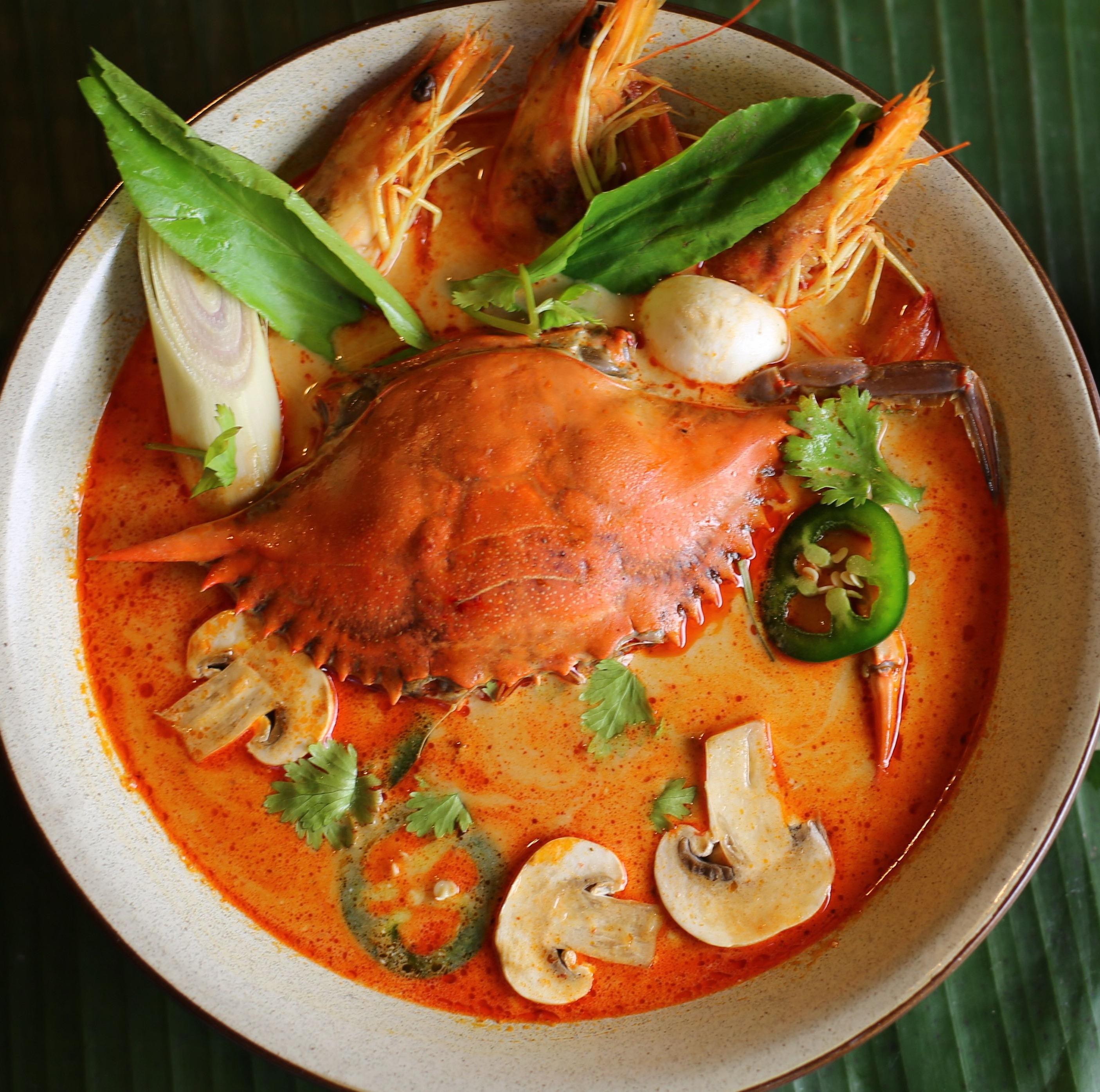 សម្លរតុំយ៉ាំក្តាមថ្ម Tom Yam Mud-Crab