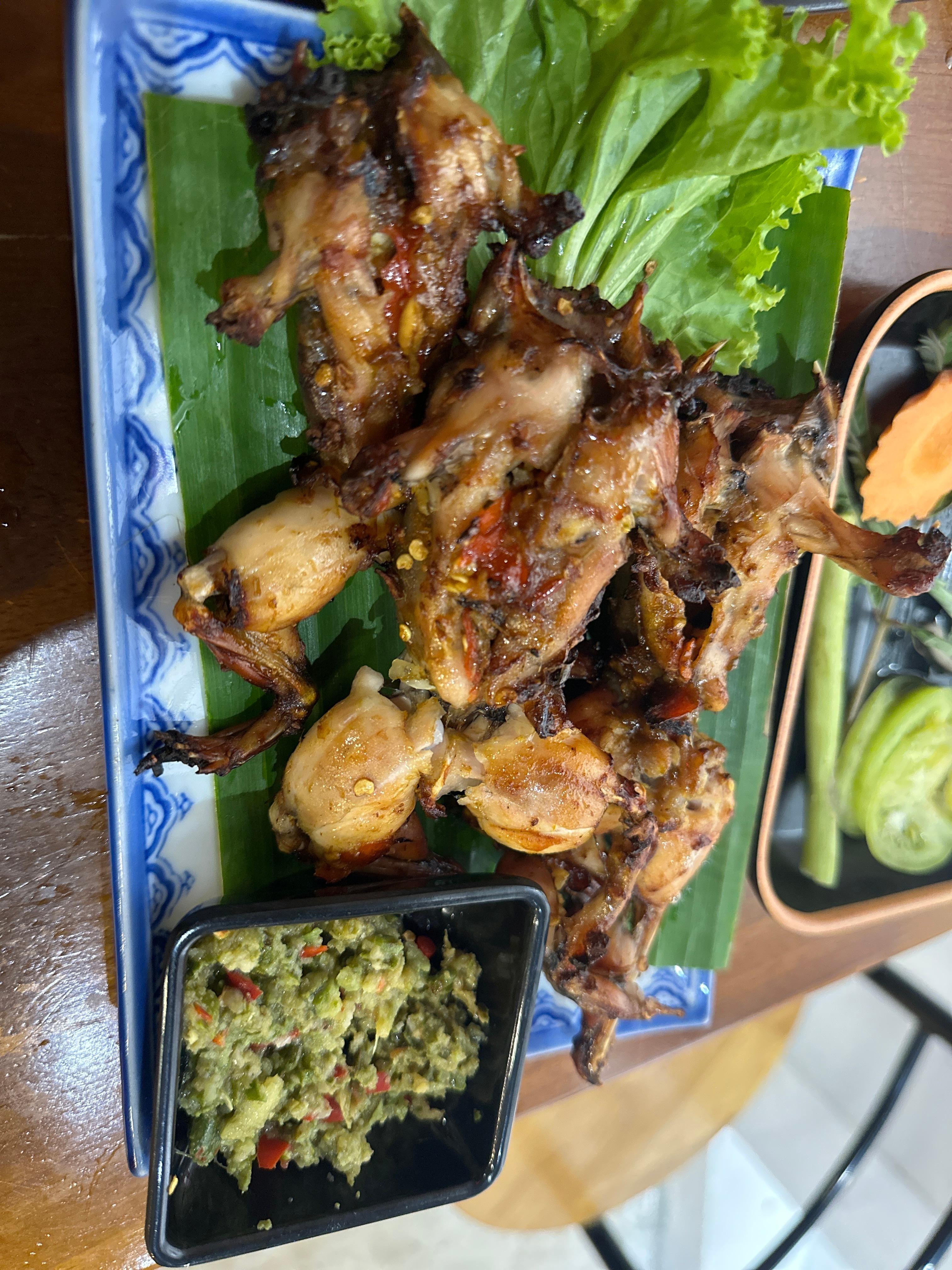 កង្កែបអាំងអំបិលម្ទេស
