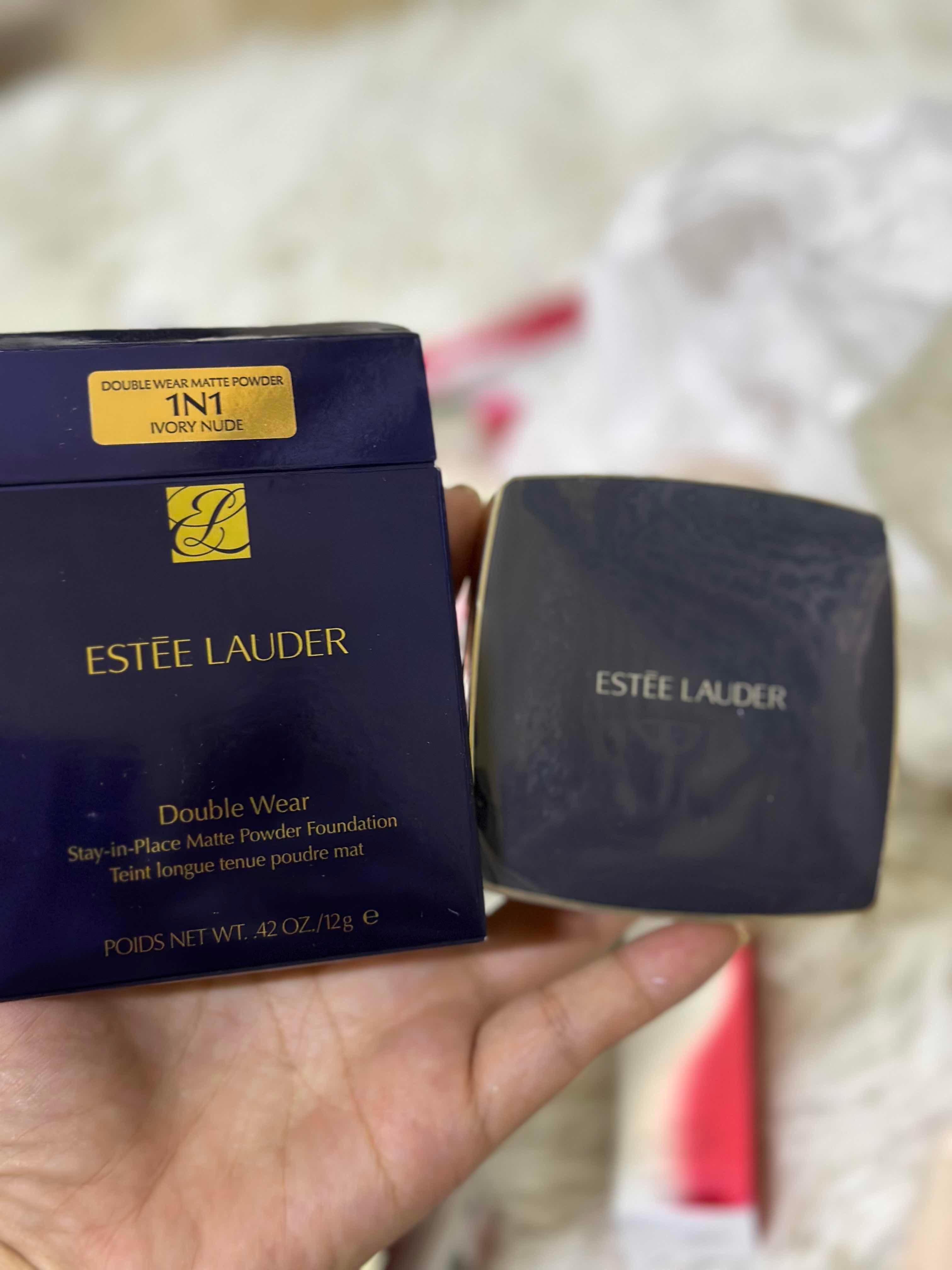 Estee launder double wear powder foundation