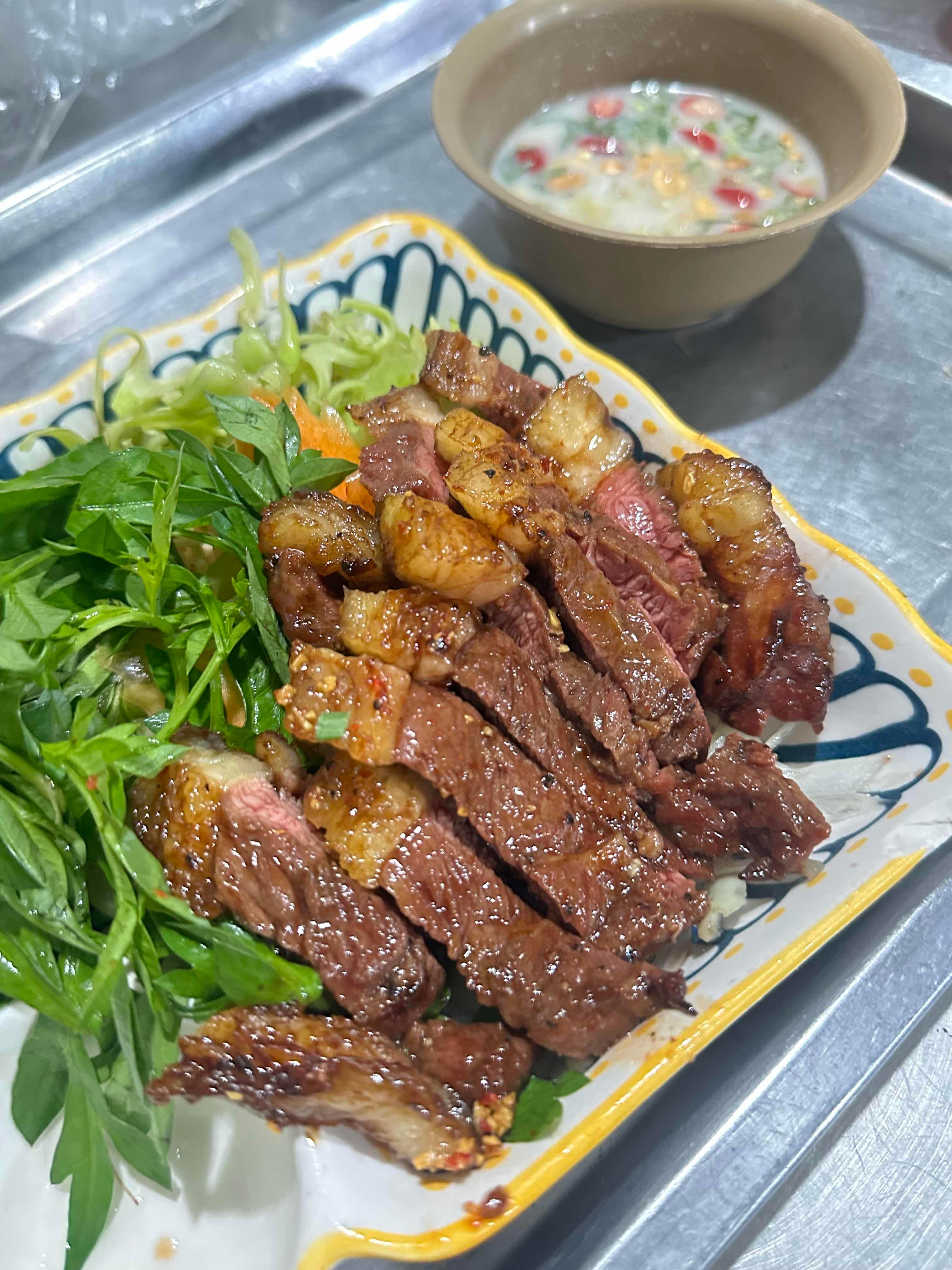 សាច់គោអាំងទឹកប្រហុក