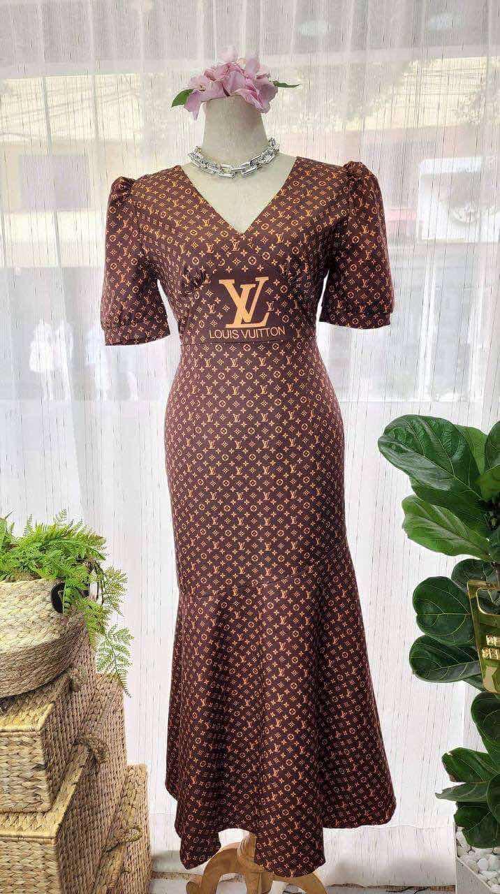 រ៉ូបវែង