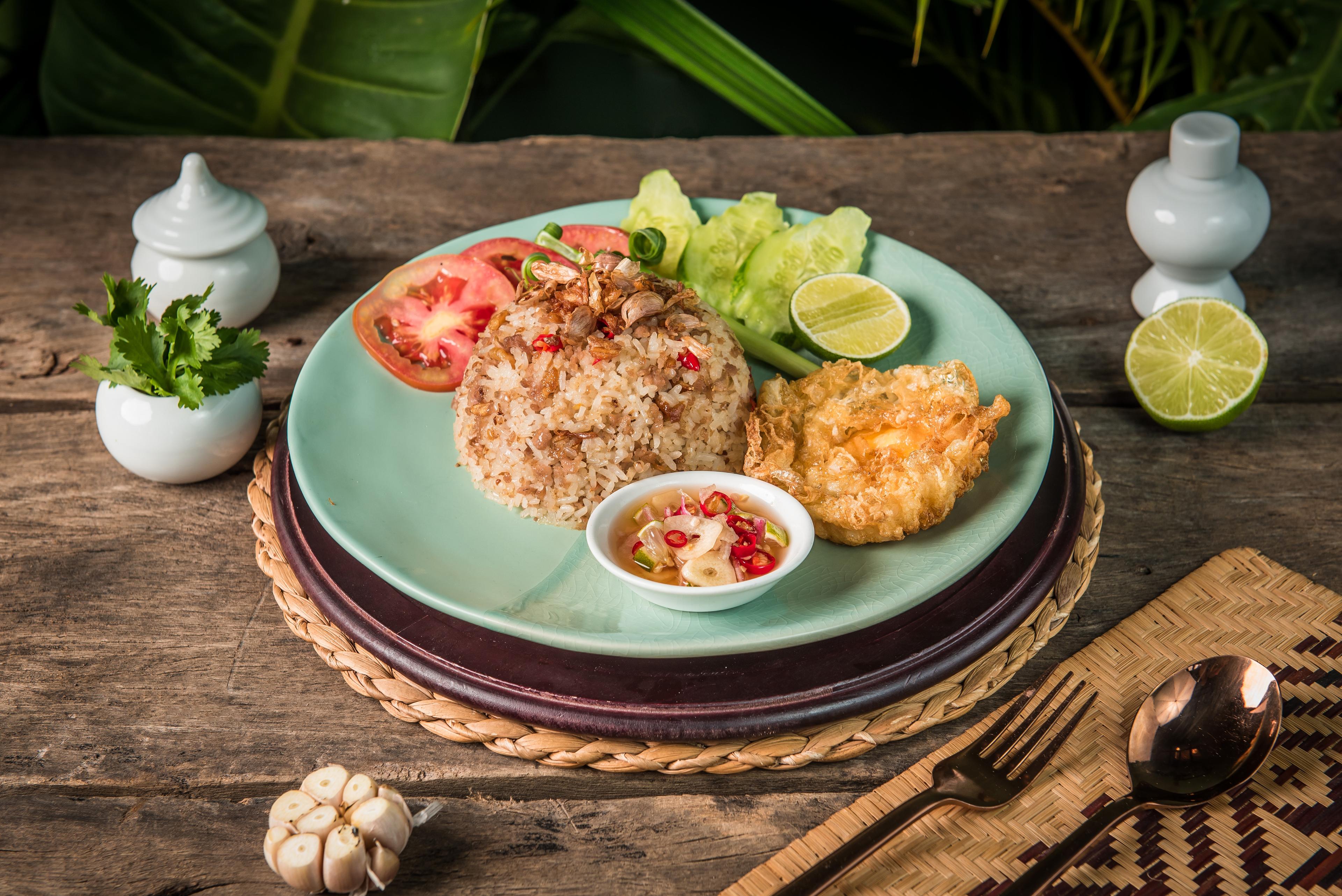 Garlic Fried Rice With Minced Pork