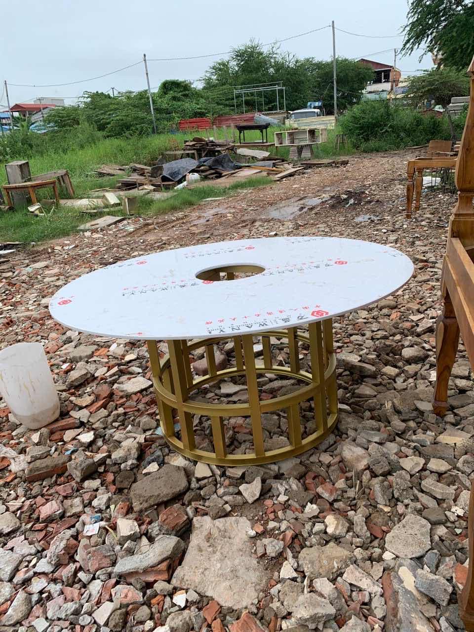 តុសាឡុង