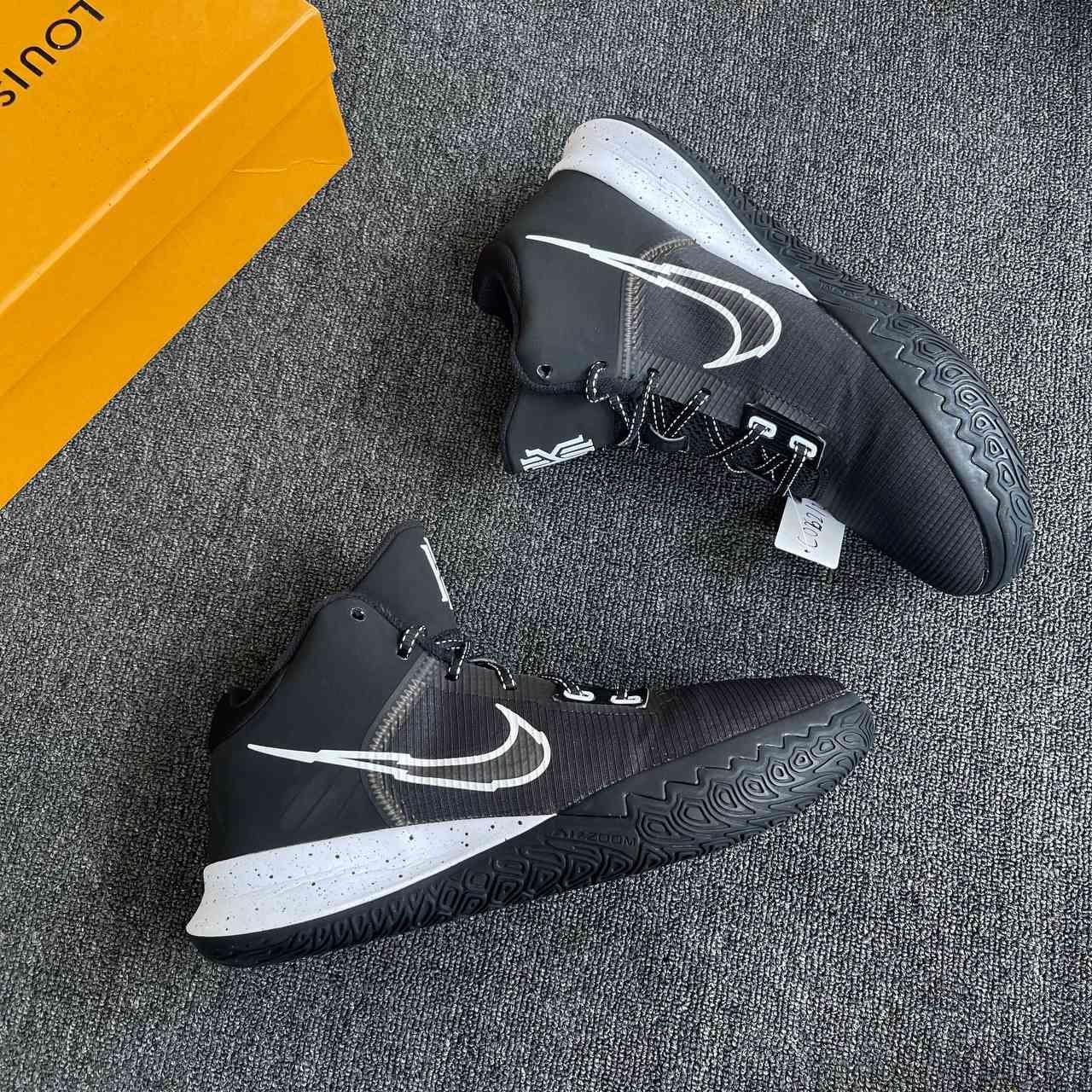 Nike Kyrie 