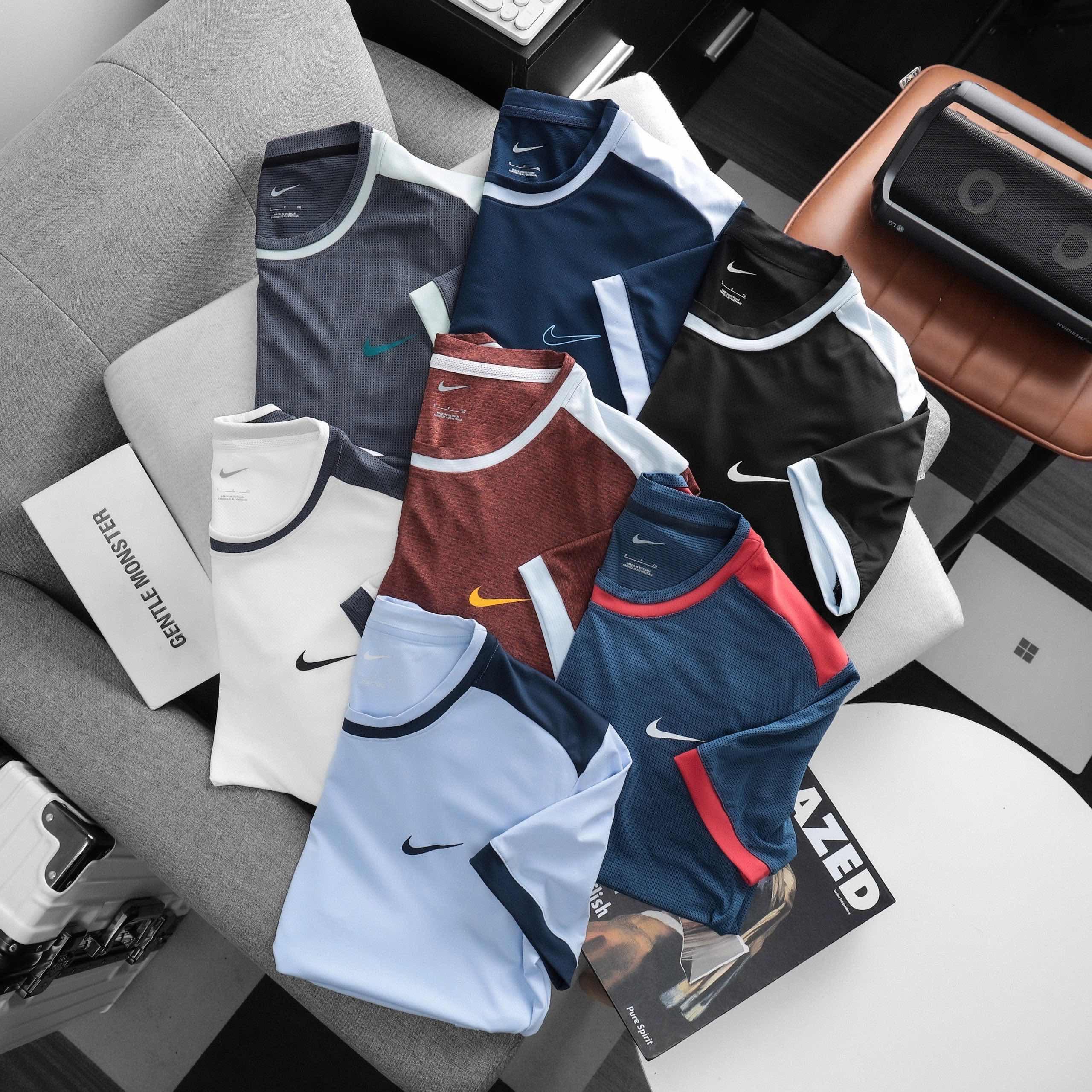 អាវយឺ​តដៃខ្លី​ Nike 