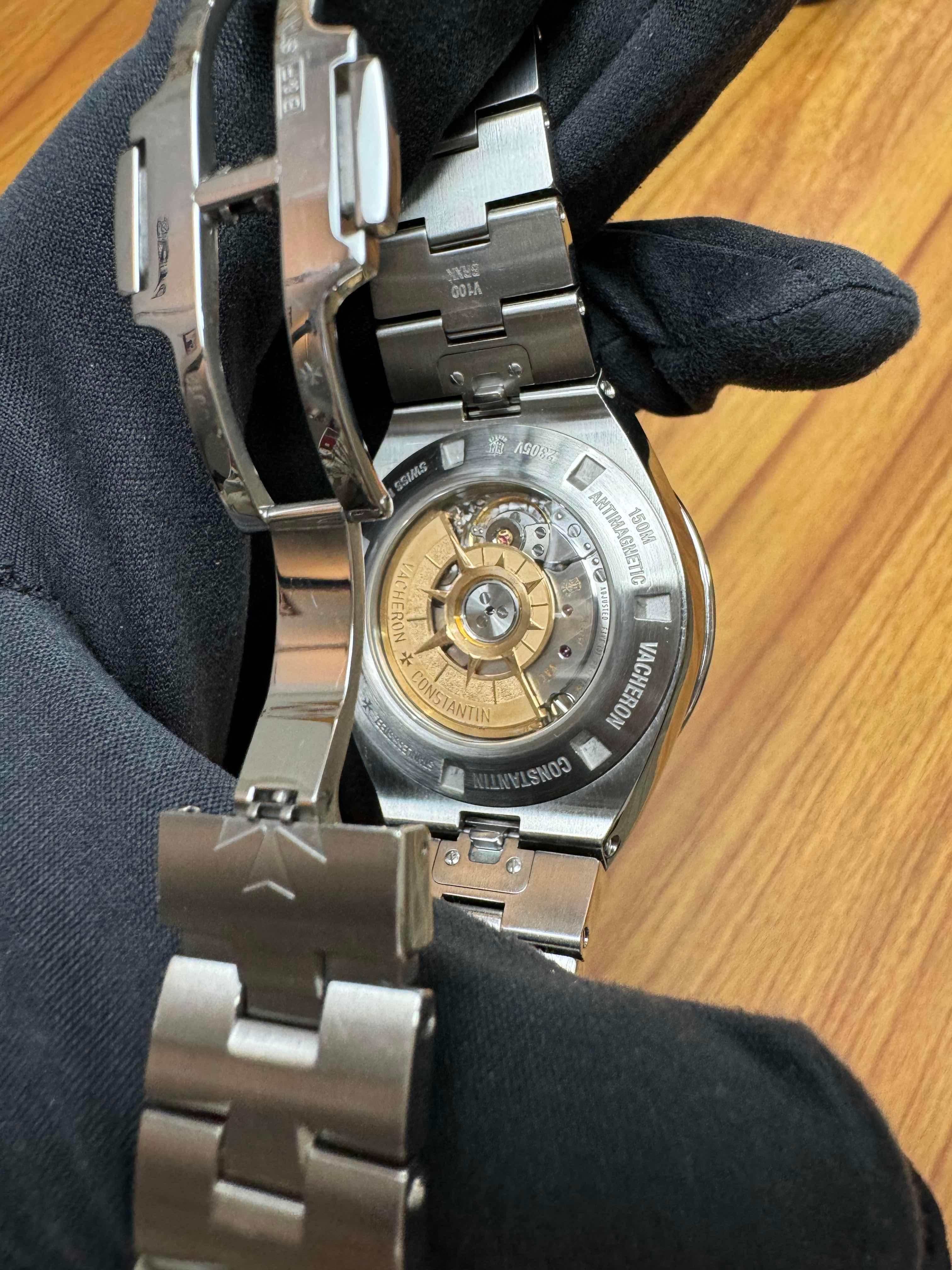 VACHERON CONSTANTIN Overseas Blue Dial Diamonds