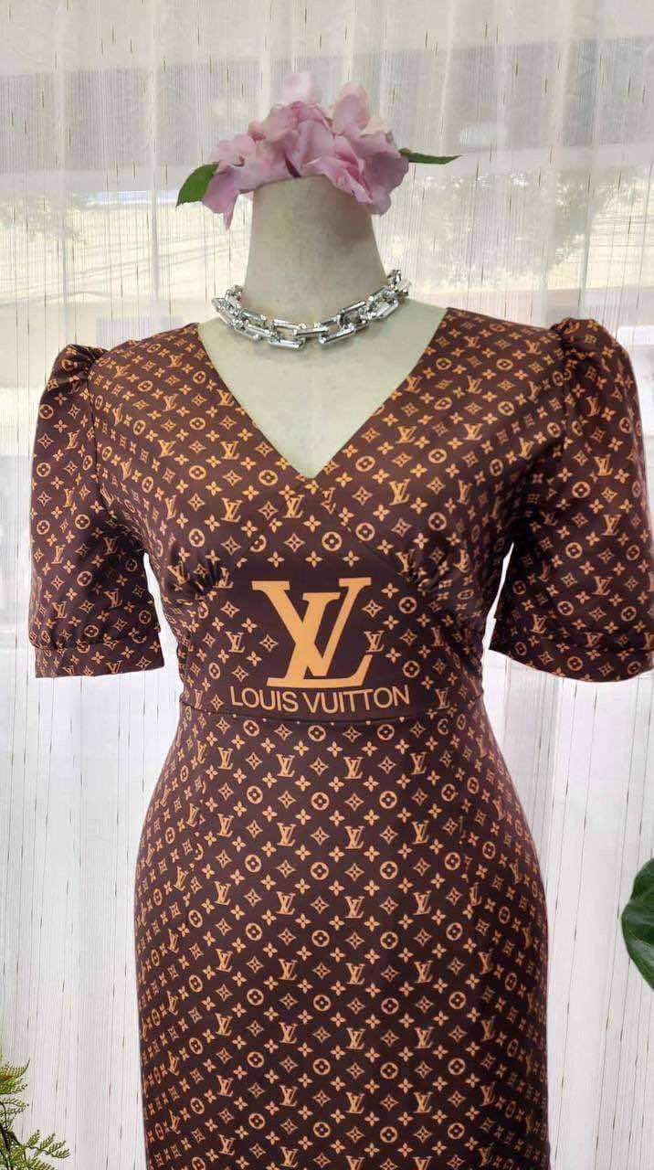រ៉ូបវែង